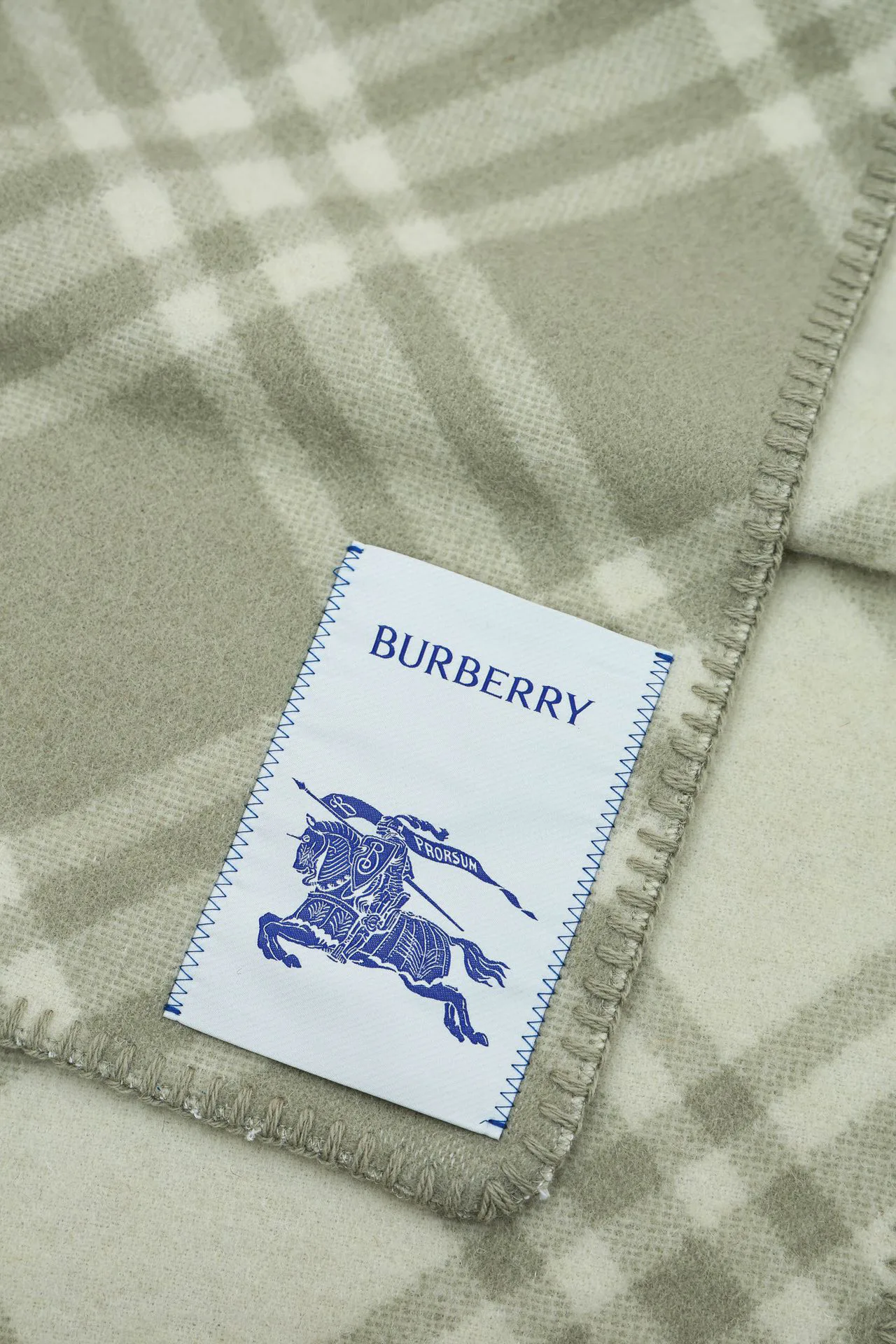 Шарфы Burberry 692740
