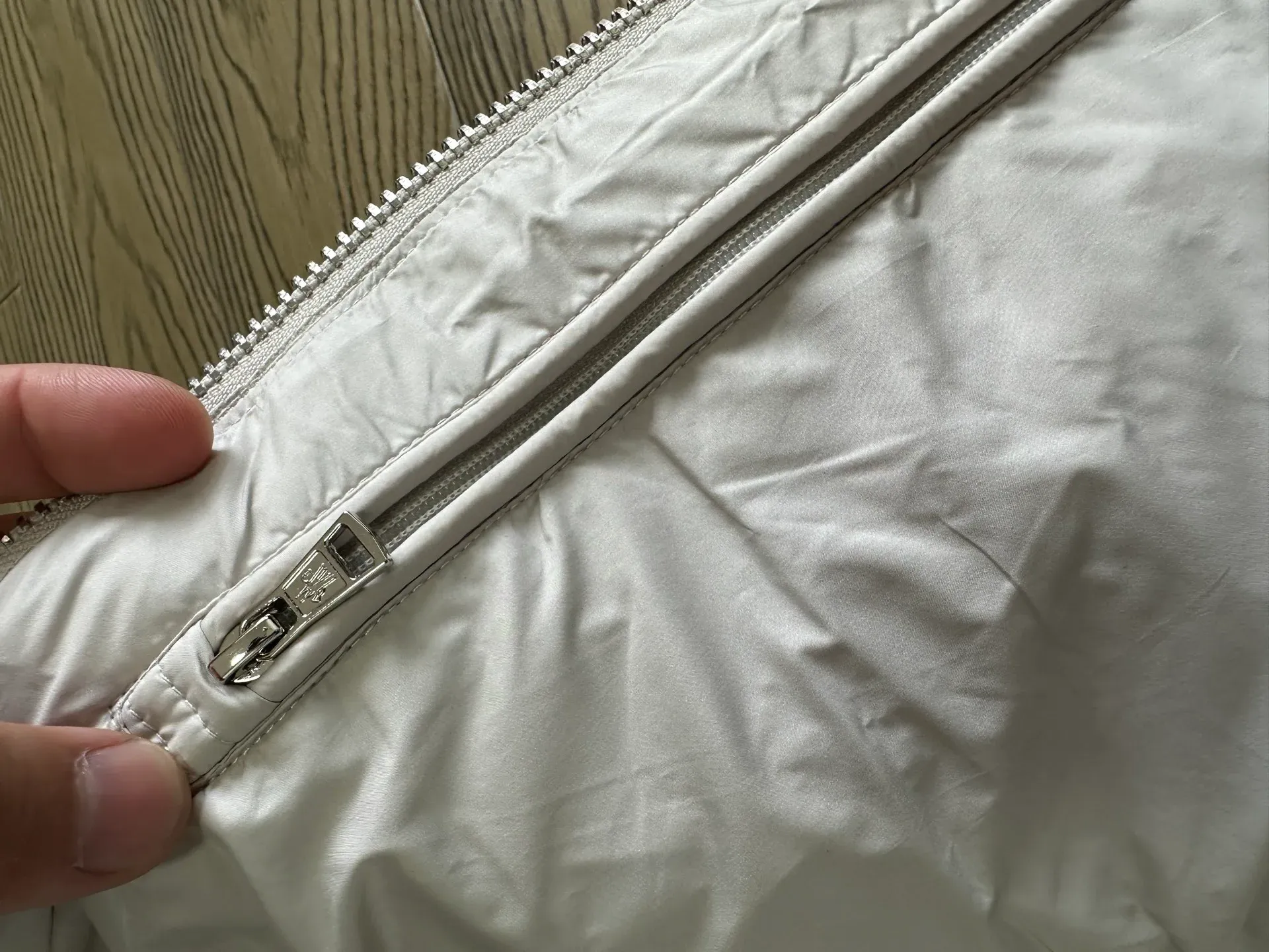 Куртки И Пуховики Женские Moncler 5379591