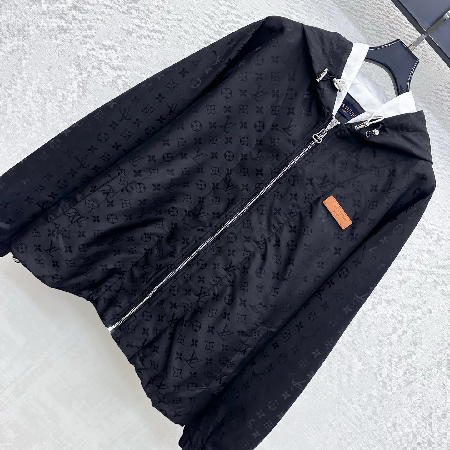 Куртки И Пуховики Женские Louis Vuitton 18555703