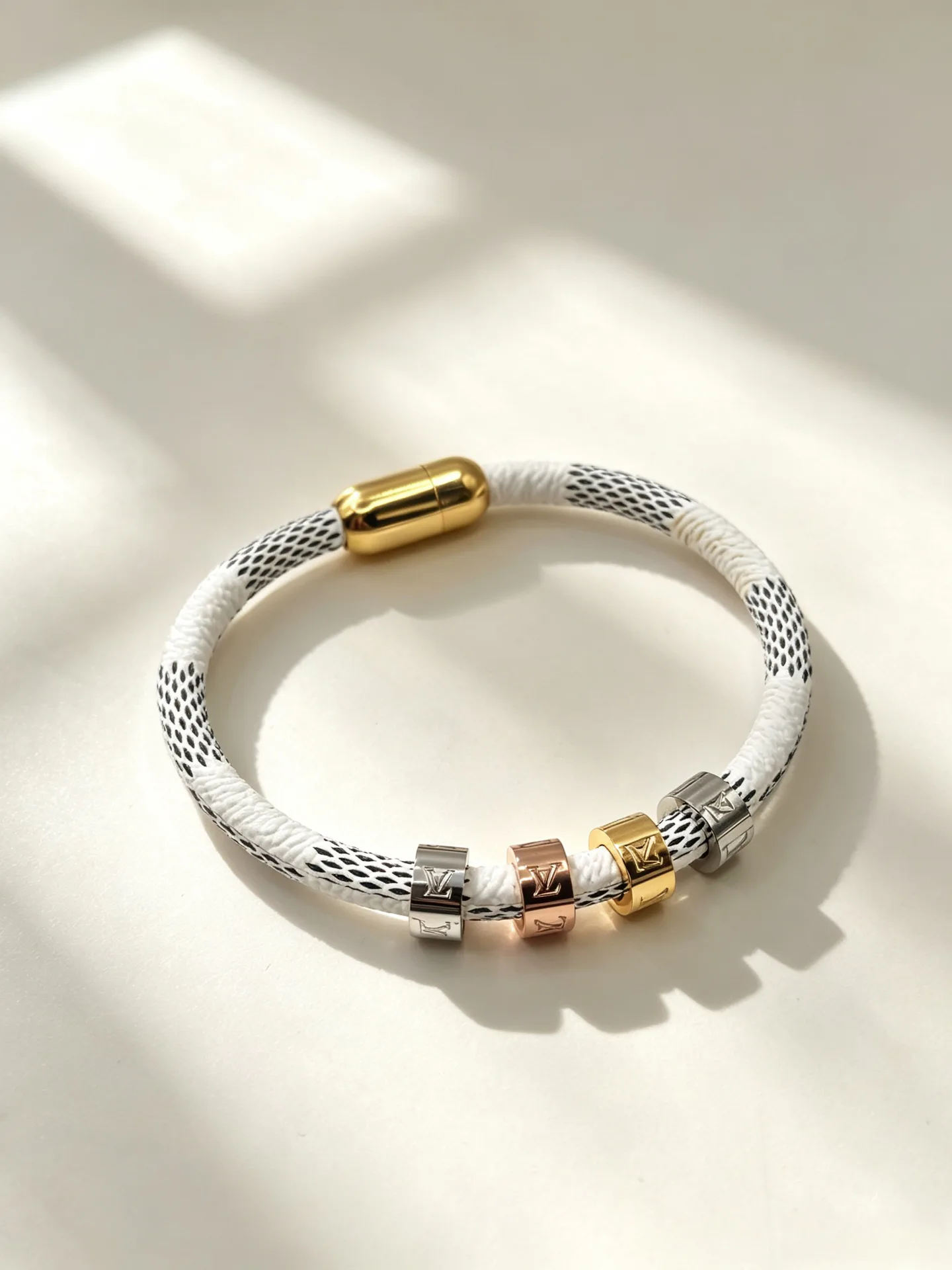 Бижутерия Louis Vuitton 17871416