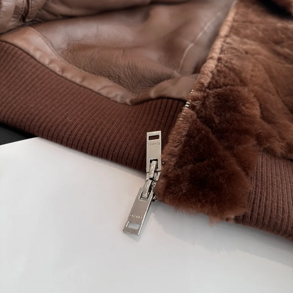 Куртки И Пуховики Женские Chanel 18734670