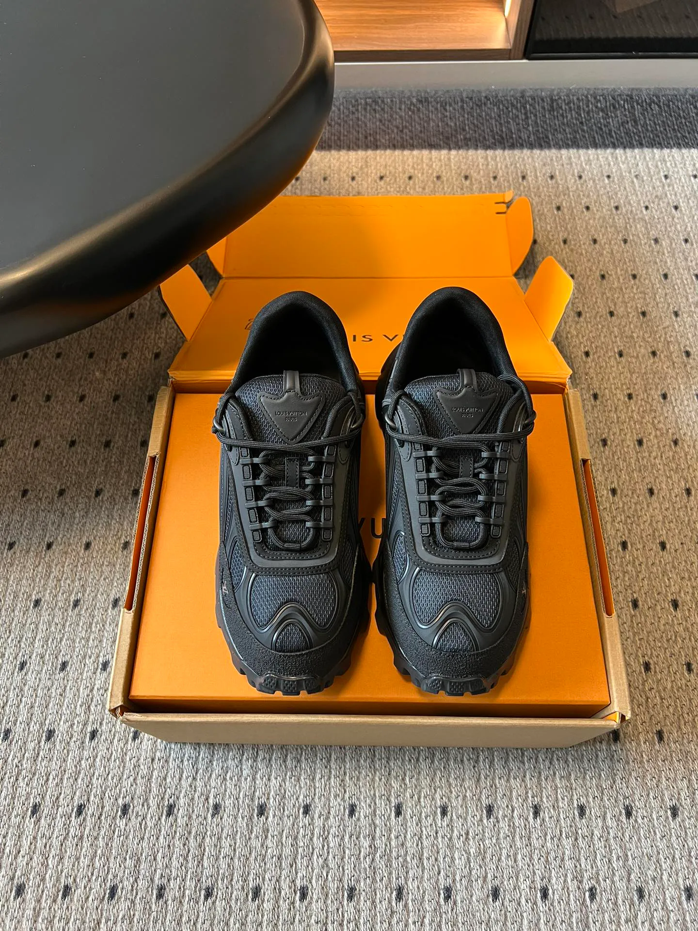 Кроссовки Женские Louis Vuitton 13349809