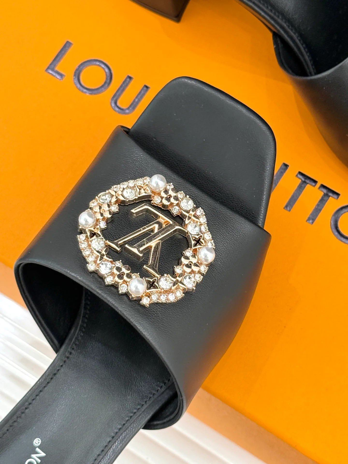 Шлепанцы Женские Louis Vuitton 2768100