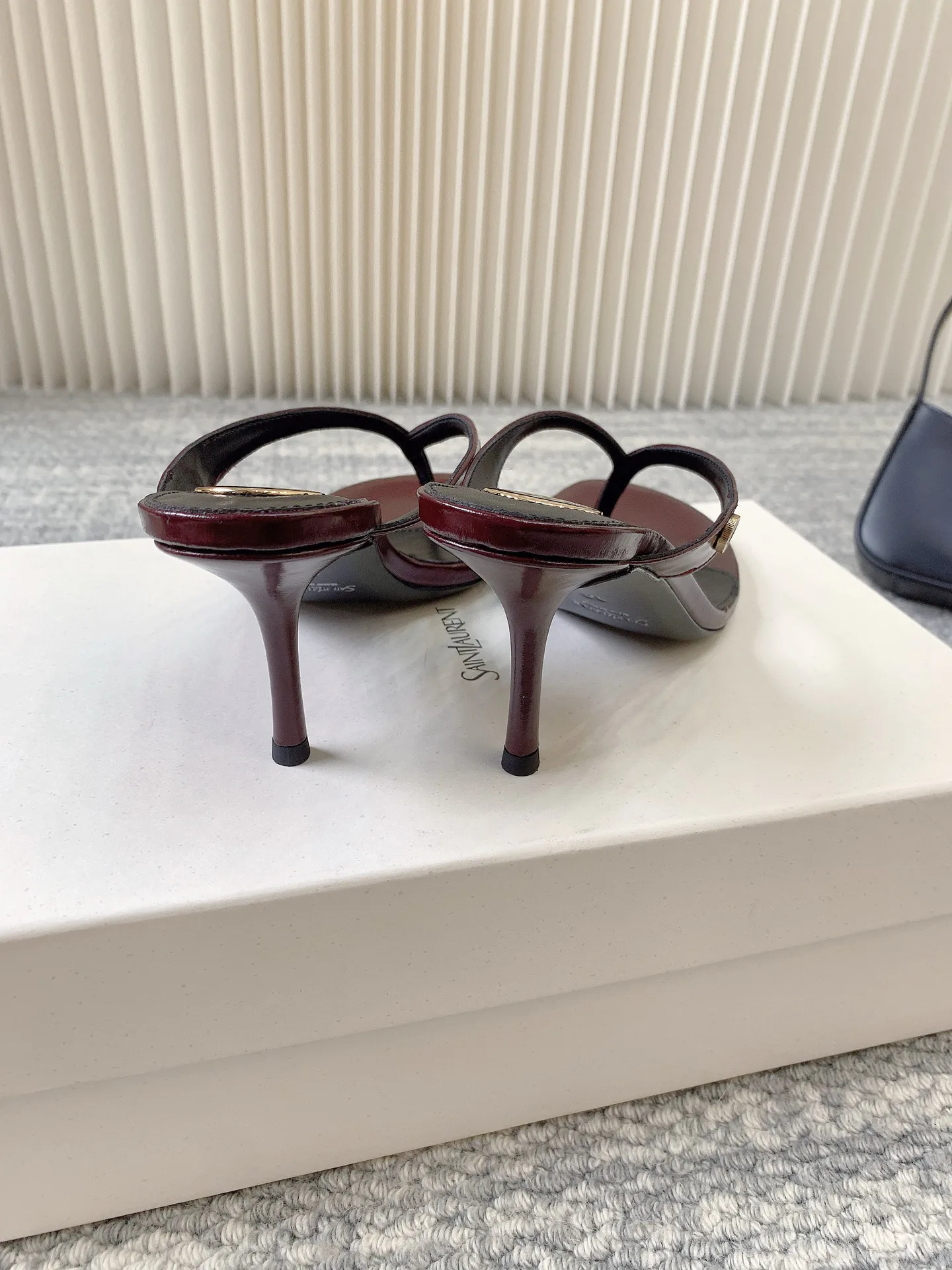 Босоножки Женские Saint Laurent 13151764