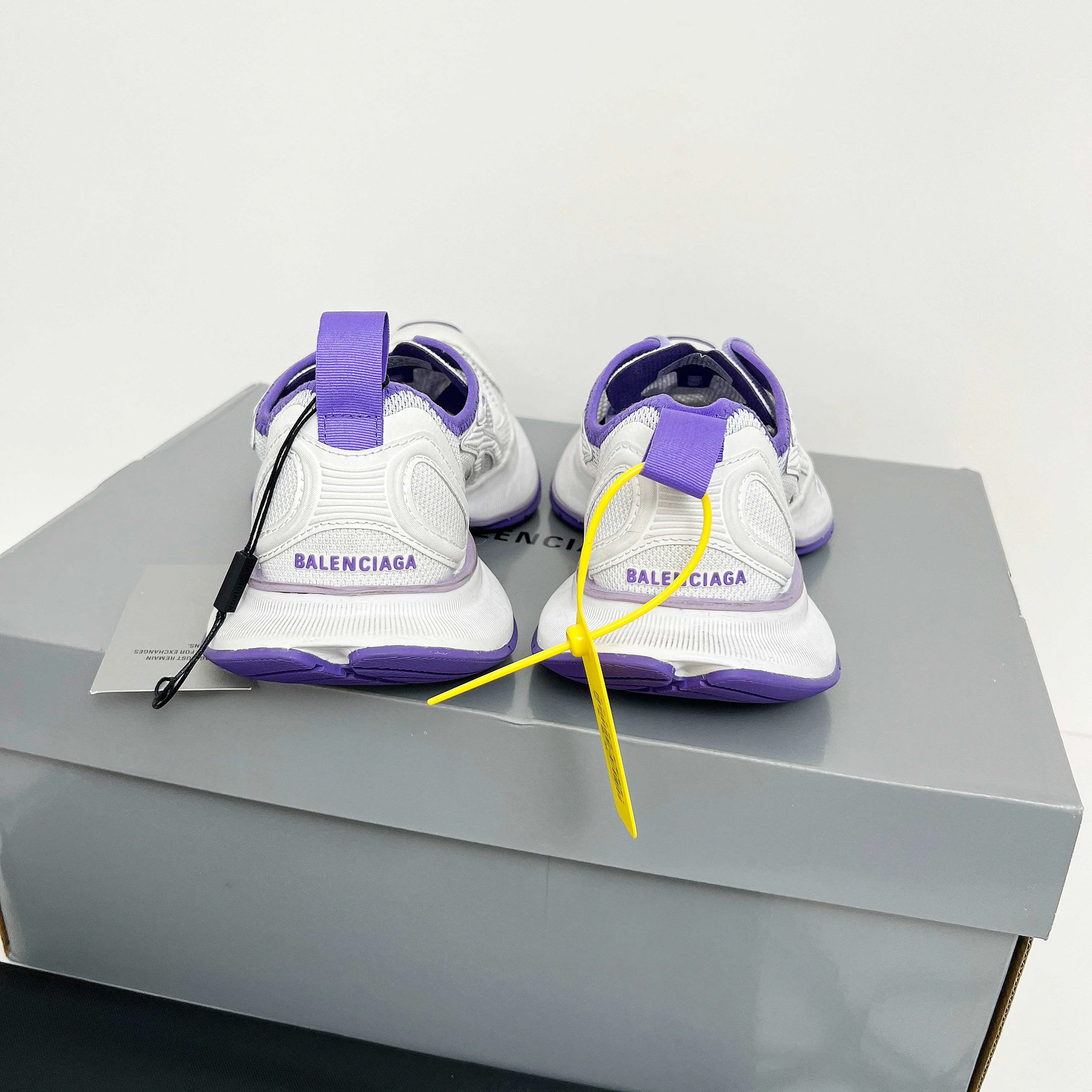 Кроссовки Женские Balenciaga 6428110