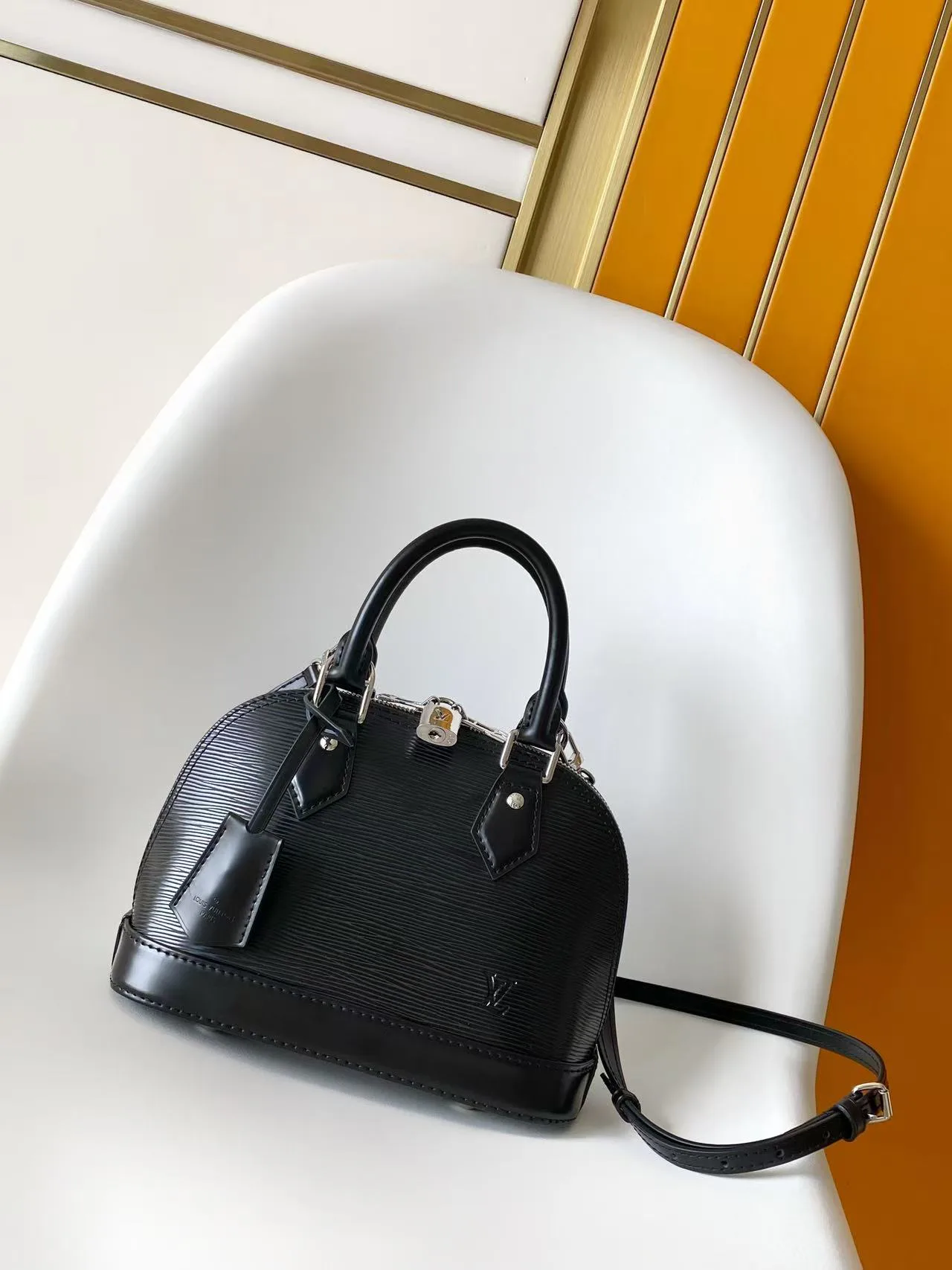 Сумки На Ремне Женские Louis Vuitton 546410