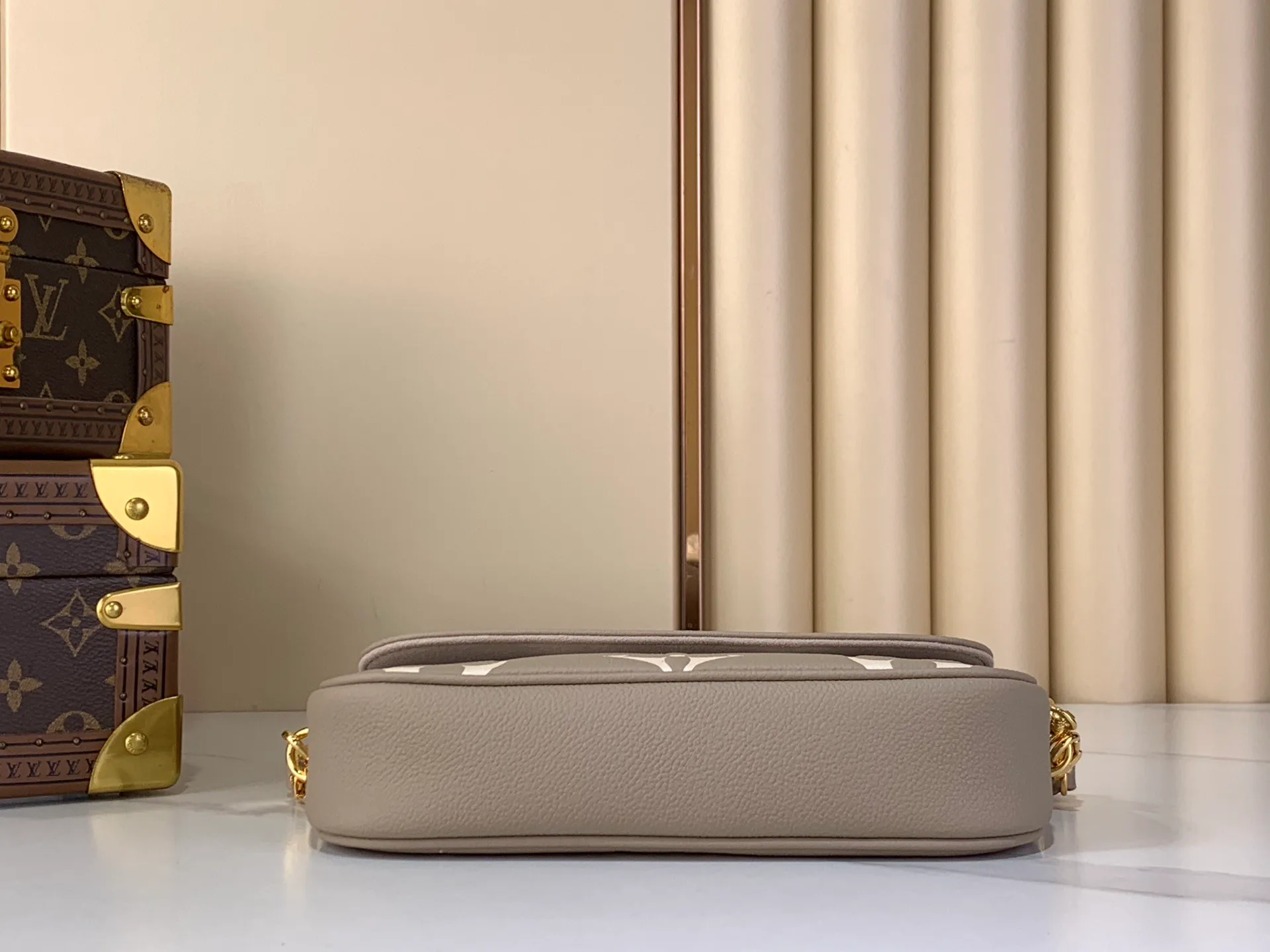 Клатчи Женские Louis Vuitton 12623279