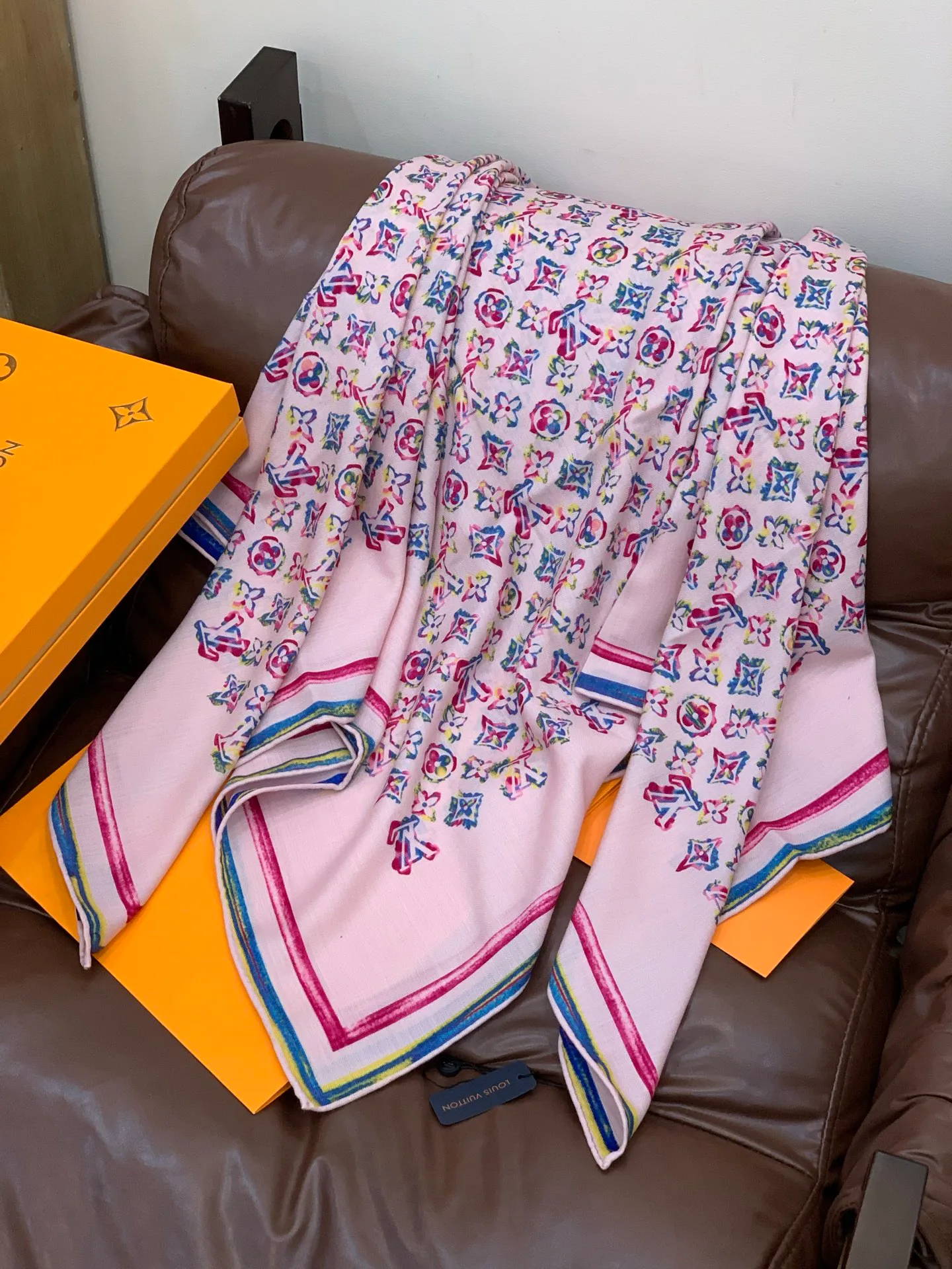 Шарфы Louis Vuitton 318425