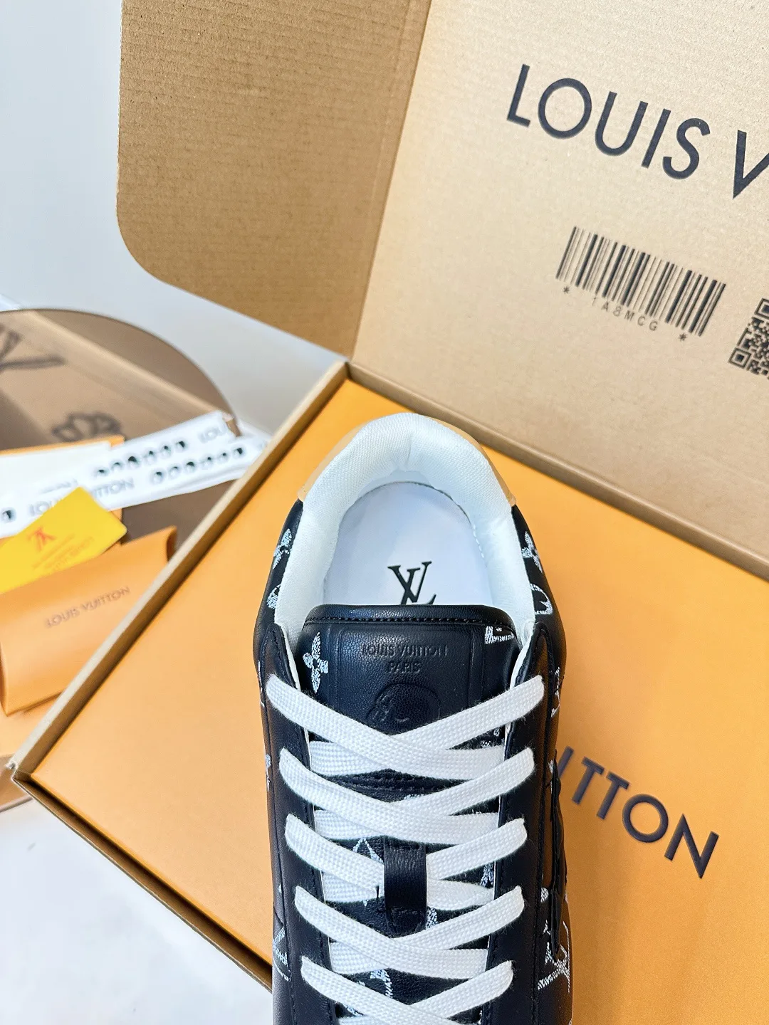 Кроссовки Женские Louis Vuitton 4948542