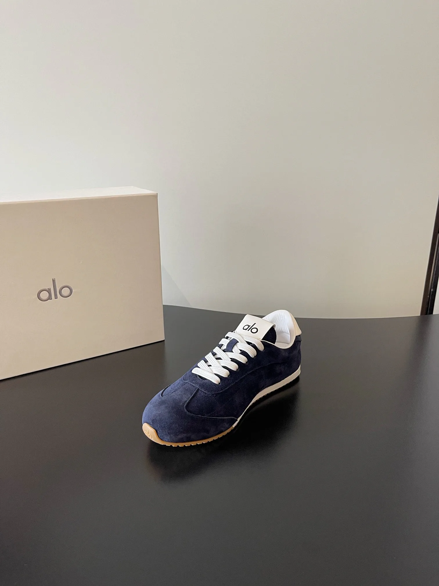 Кроссовки Женские Miu Miu 1523260