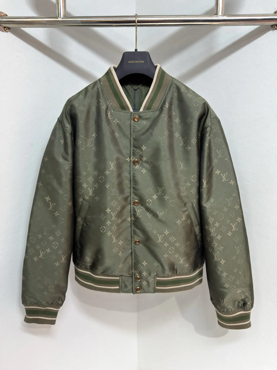 Куртки И Пуховики Мужские Moncler 1860104