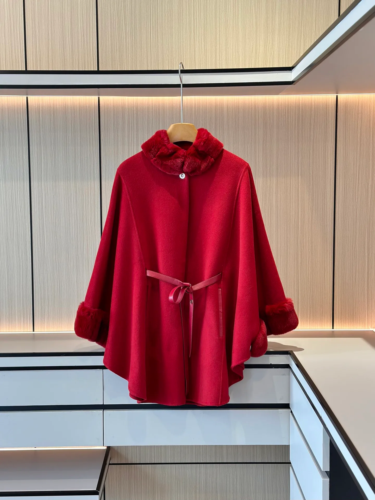 Пальто Женские Loro Piana 18706878
