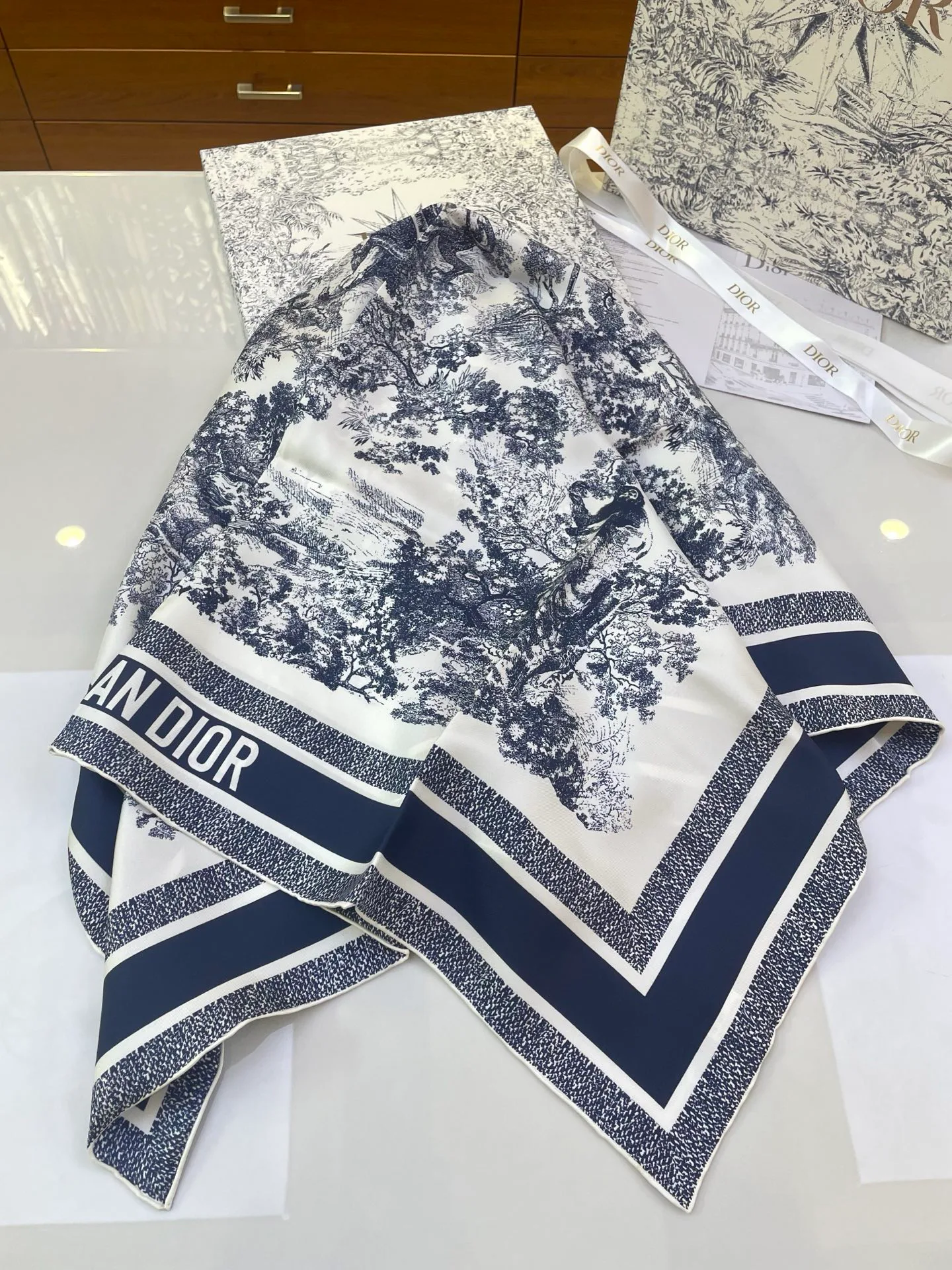 Платки Christian Dior 9886896