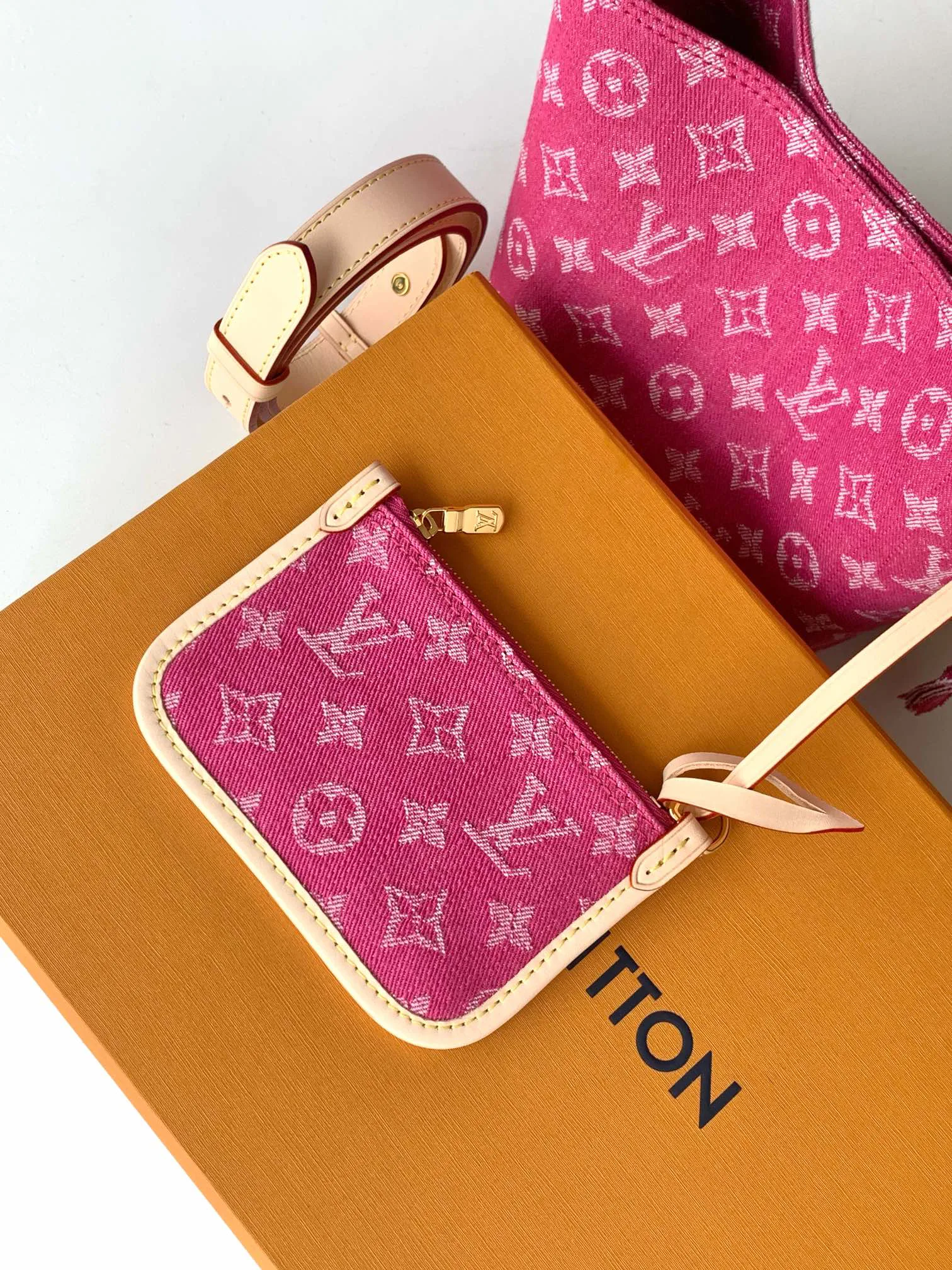 Классические Сумки Женские Louis Vuitton 13435278