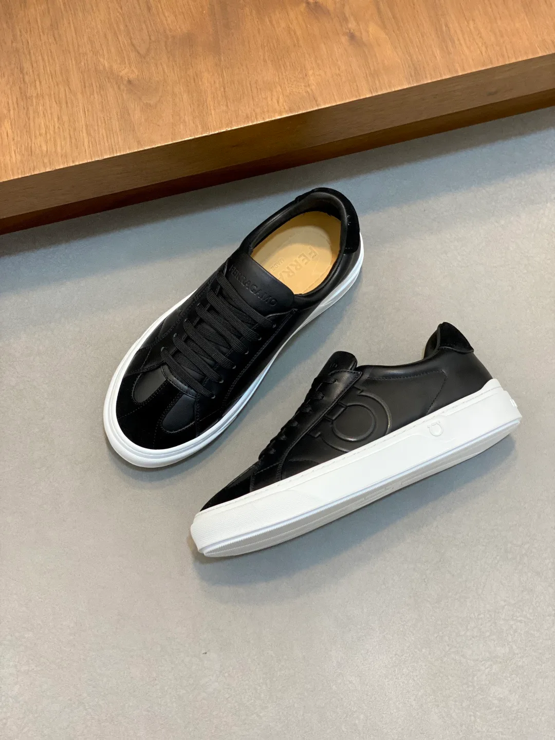 Кроссовки Мужские Salvatore Ferragamo 16915530