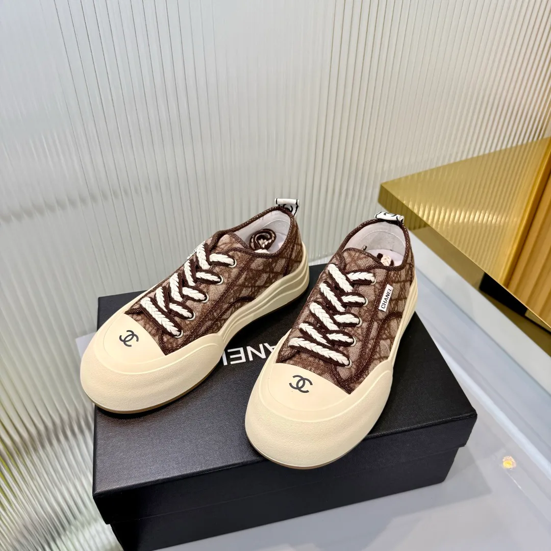 Кроссовки Женские Chanel 18366979