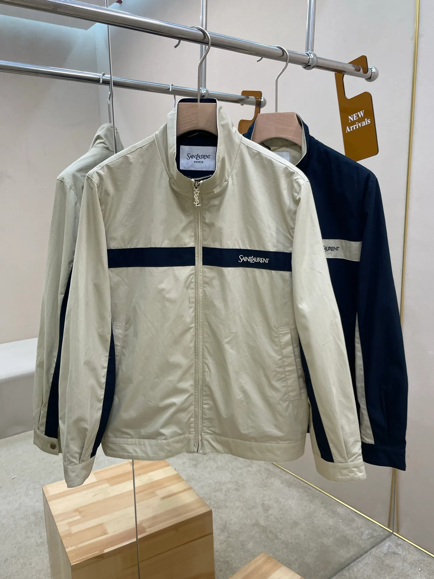 Куртки И Пуховики Женские Saint Laurent 18285803