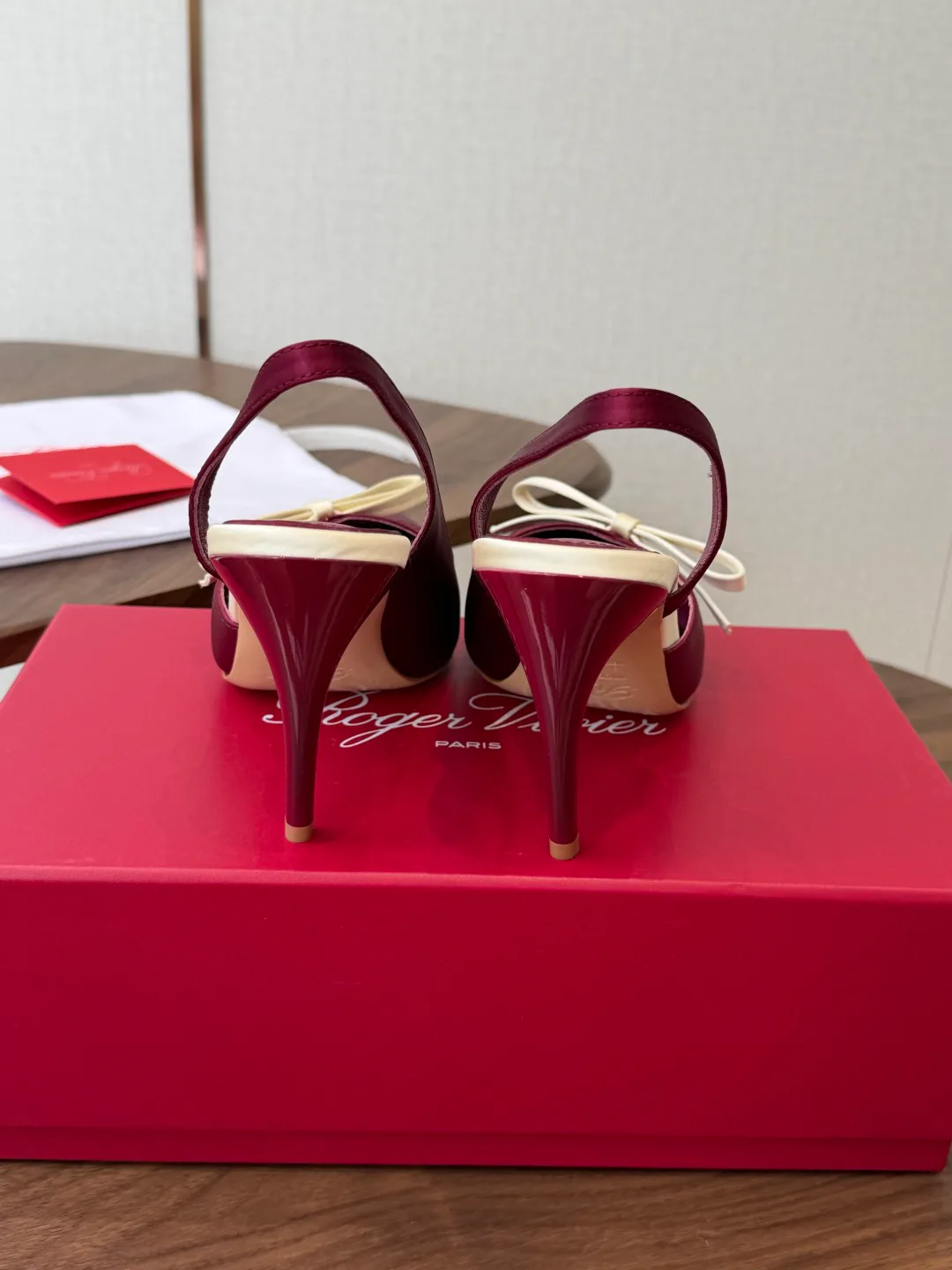 Босоножки Женские Roger Vivier 17461343
