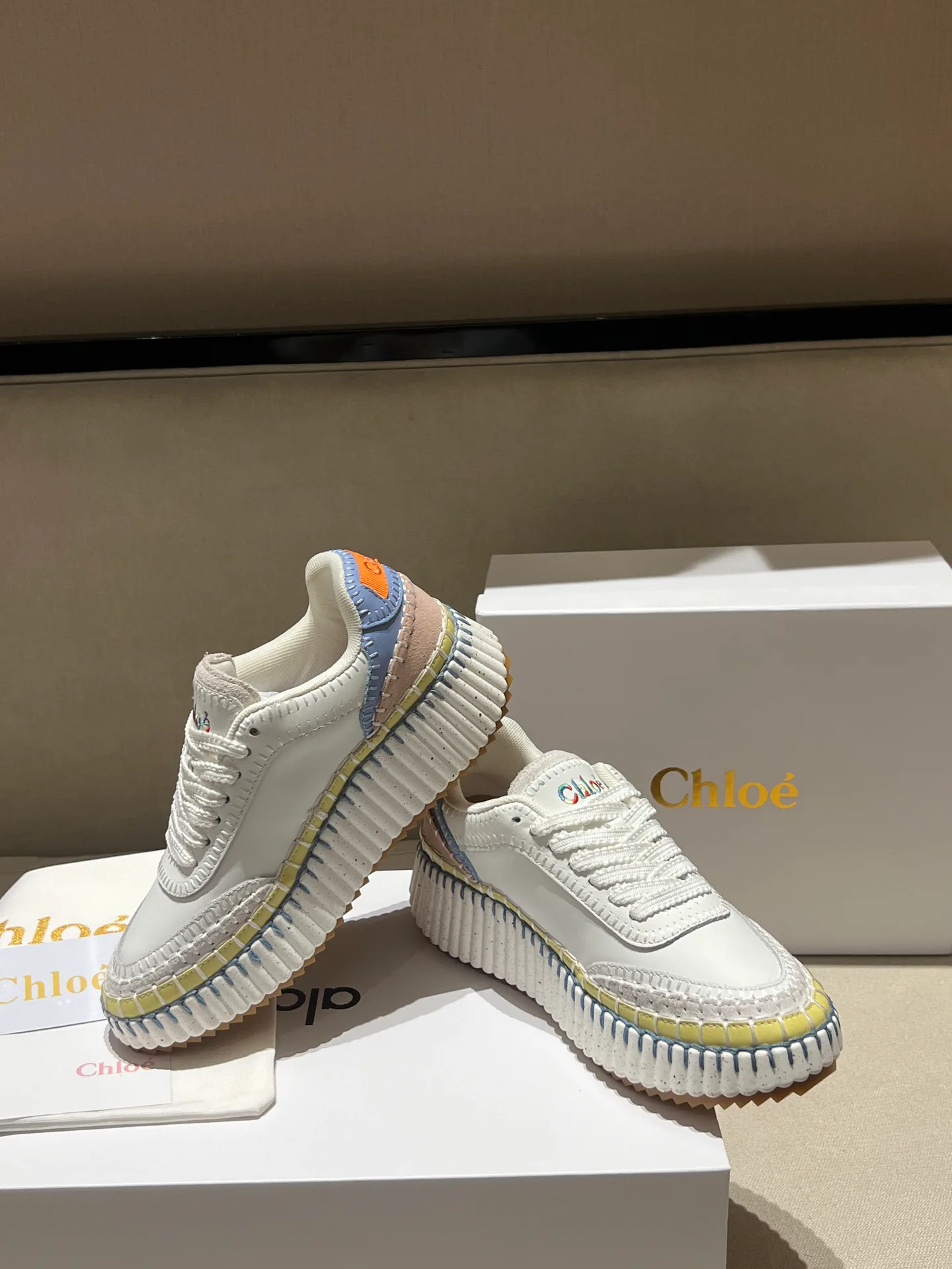 Кроссовки Женские Chloe 18020524