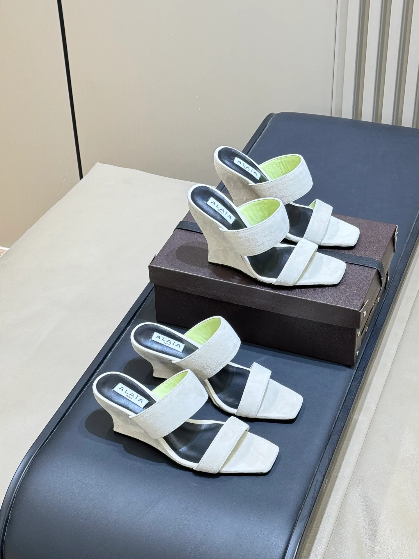 Босоножки Женские Alaia 3150343