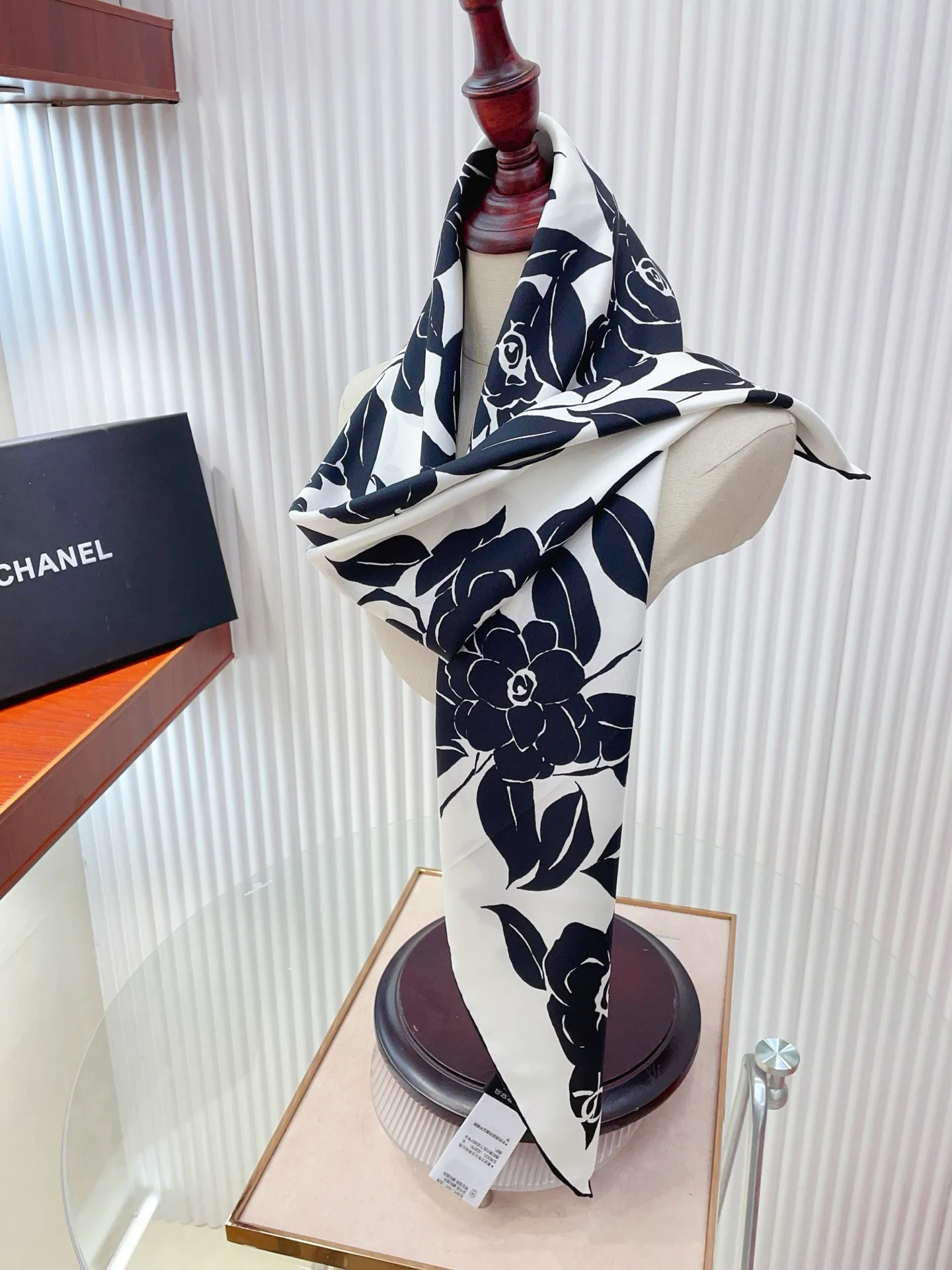 Платки Chanel 13119715