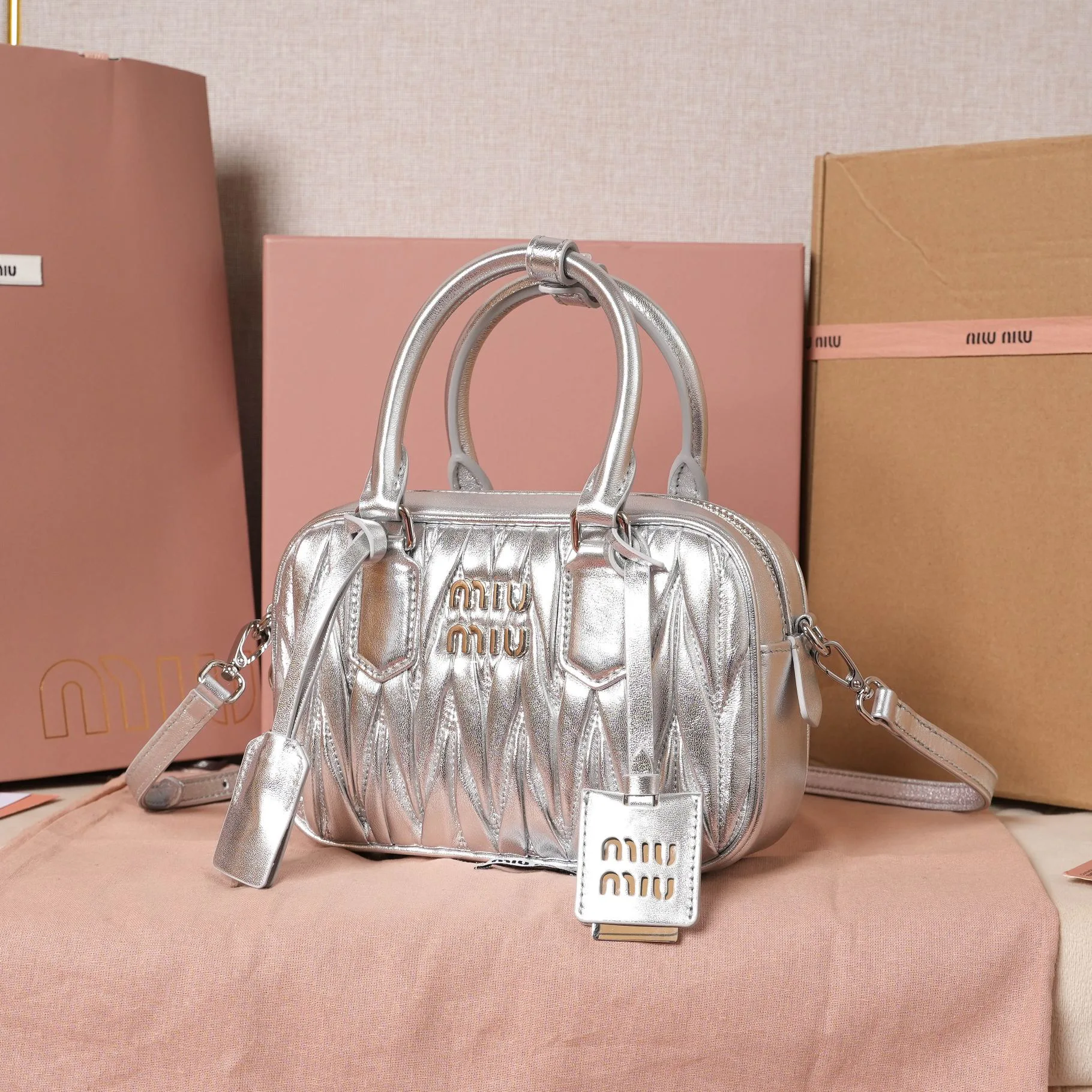 Классические Сумки Женские Miu Miu 11402743