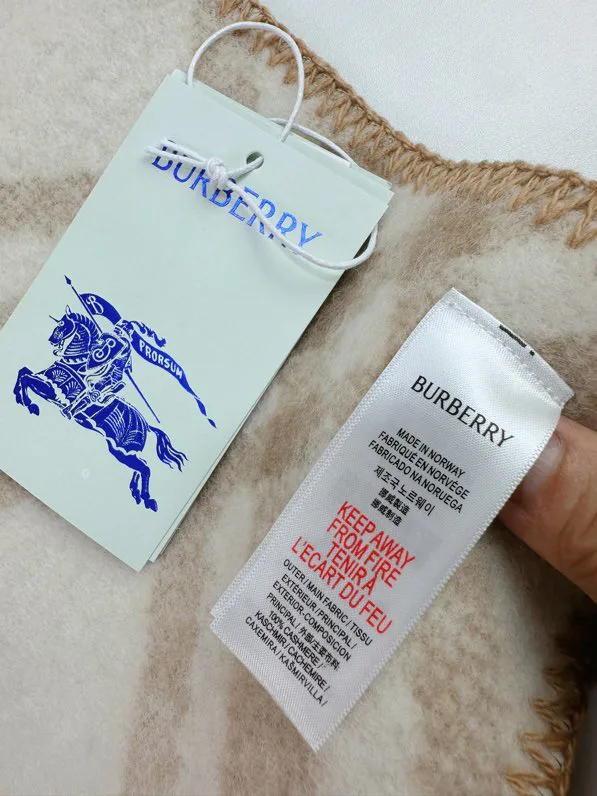 Шарфы Burberry 523808