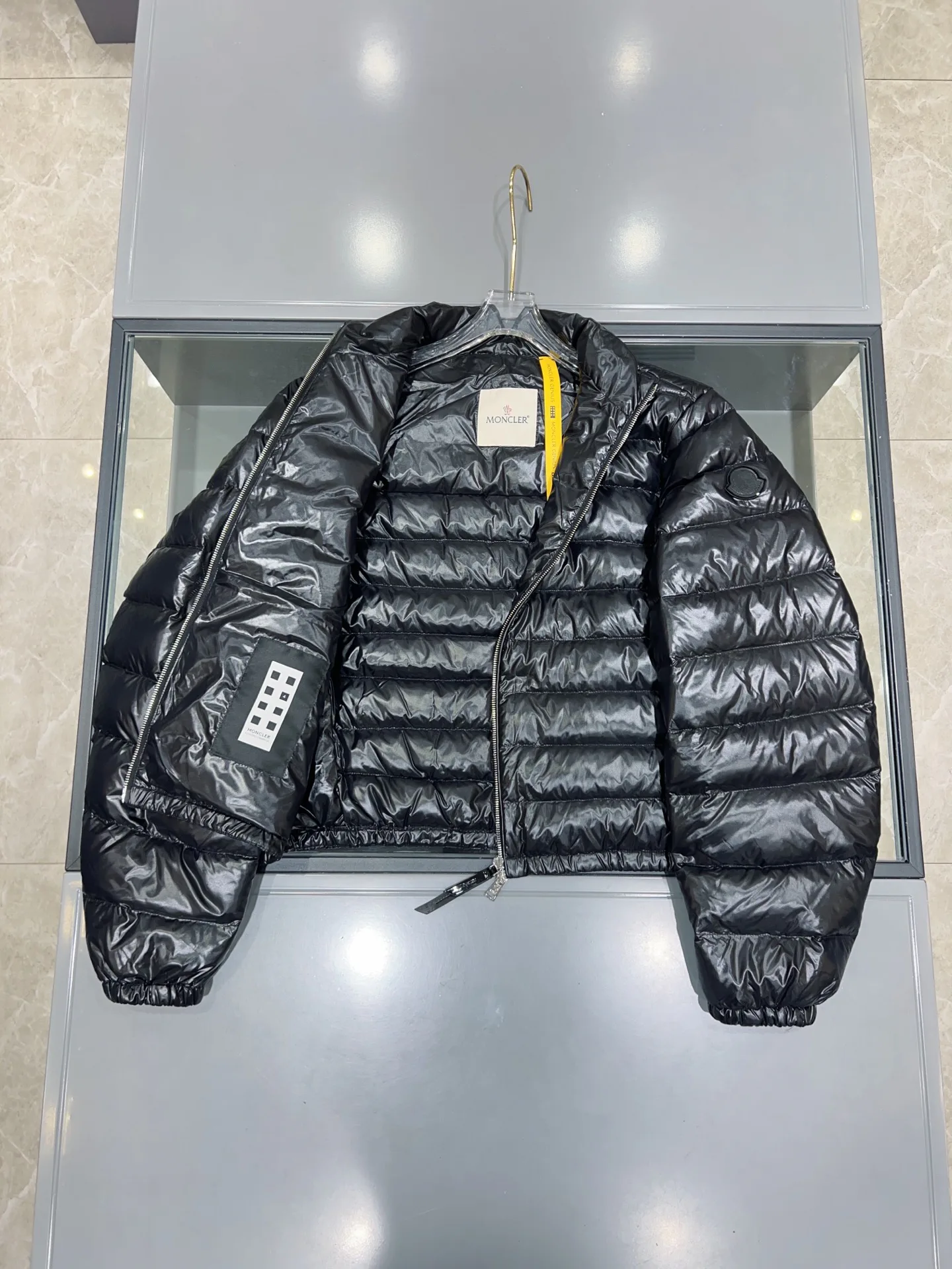 Куртки И Пуховики Мужские Moncler 17915021