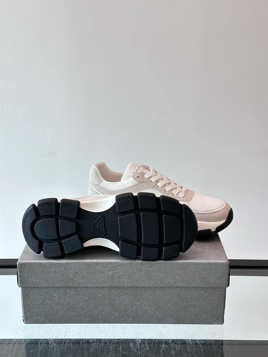 Кроссовки Женские Prada 18449472