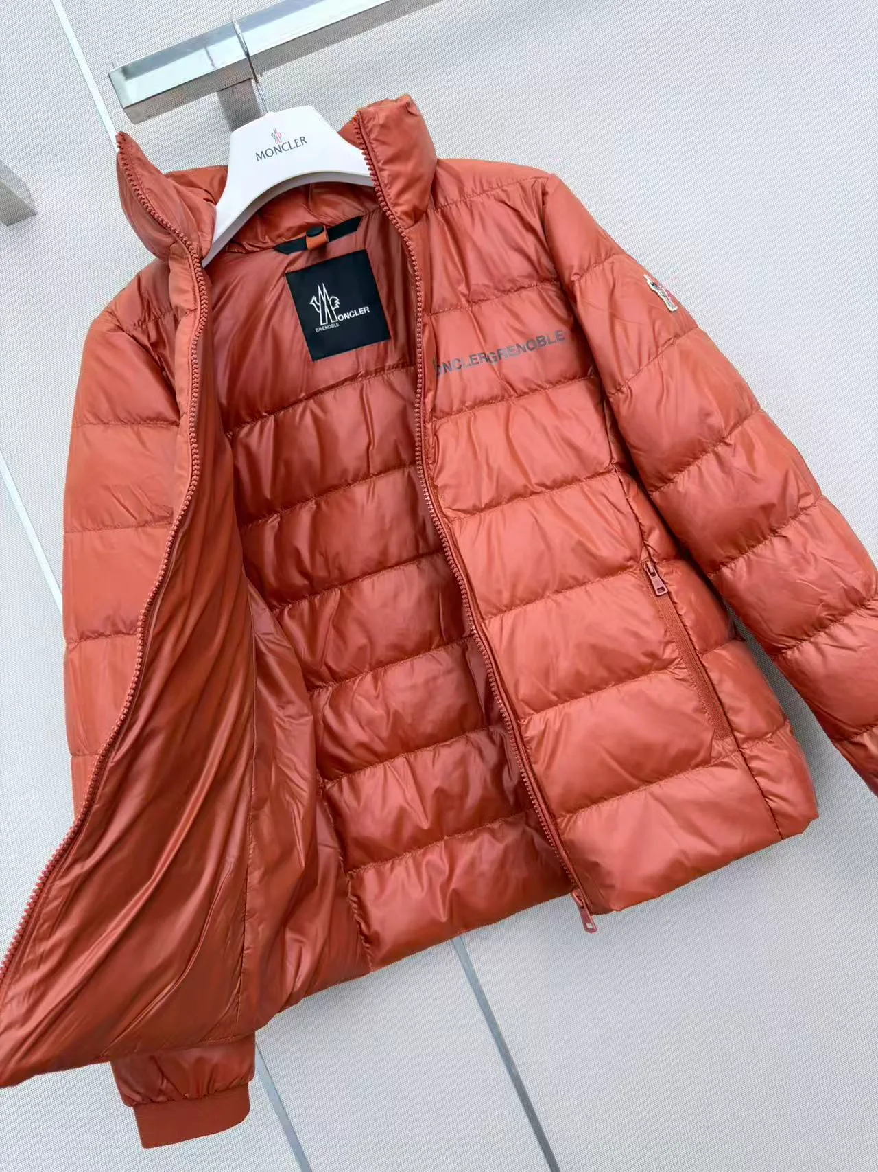 Куртки И Пуховики Женские Moncler 18501658