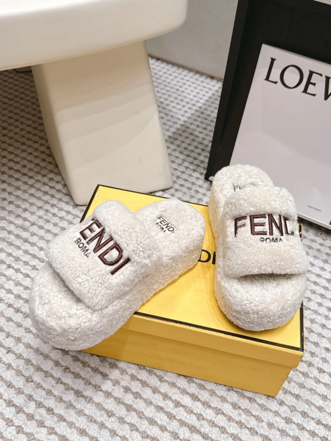Тапочки Женские Fendi 18915335
