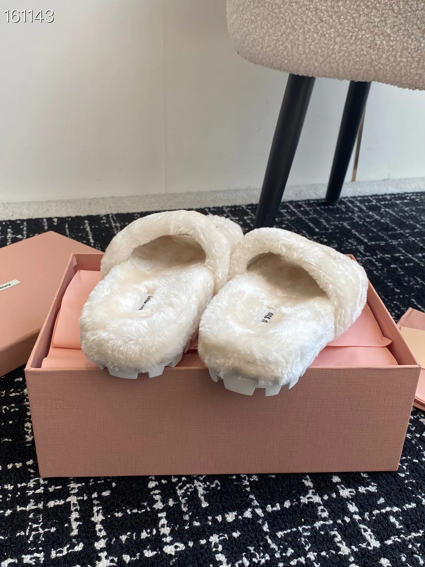 Тапочки Женские Miu Miu 18241537