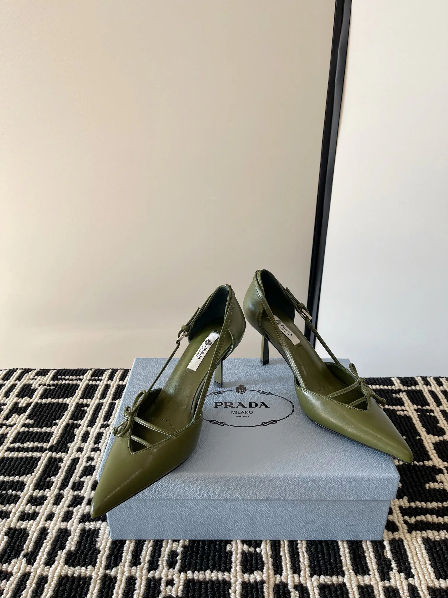 Туфли Женские Prada 11162934