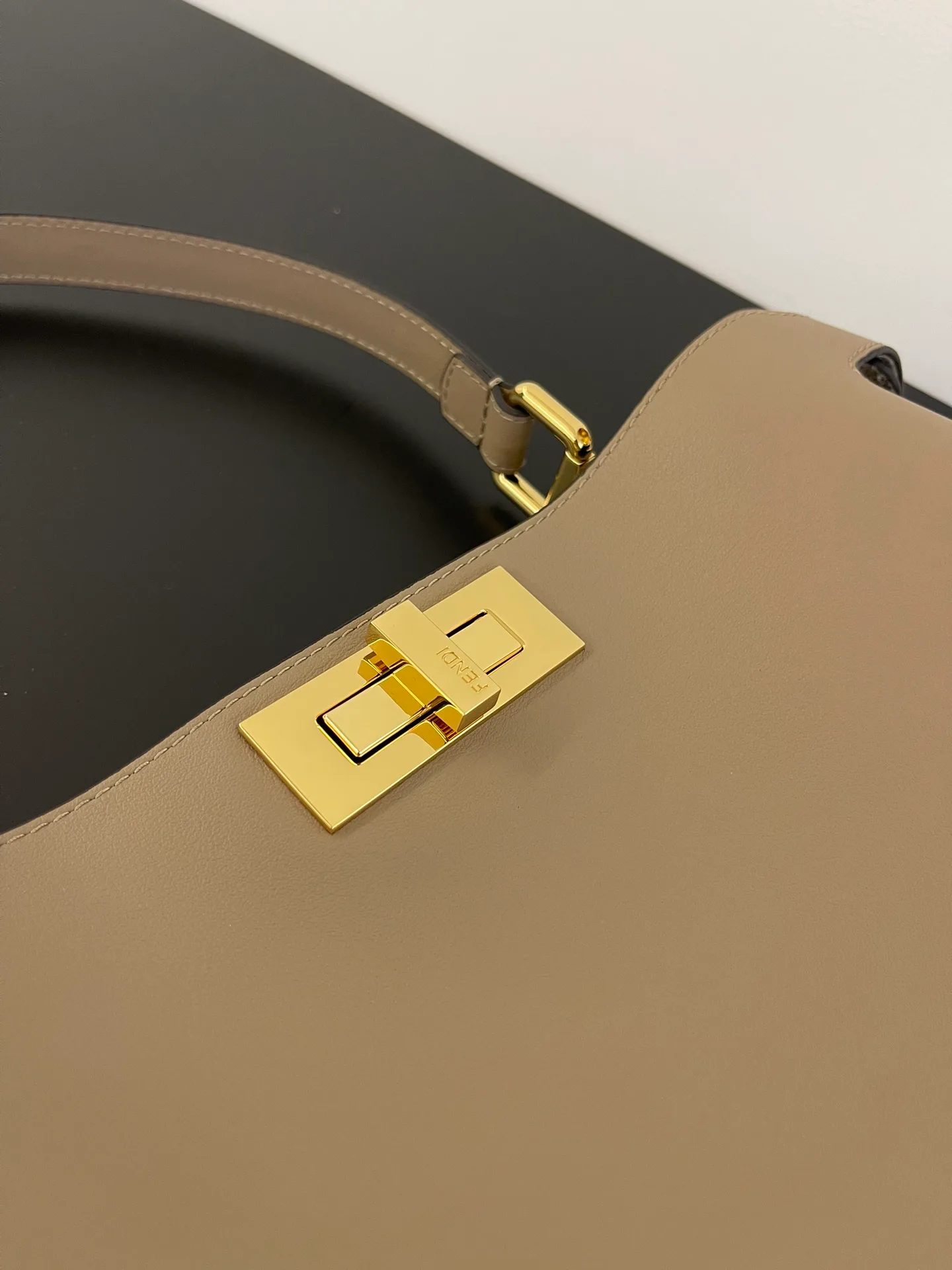 Классические Сумки Женские Fendi 13546269