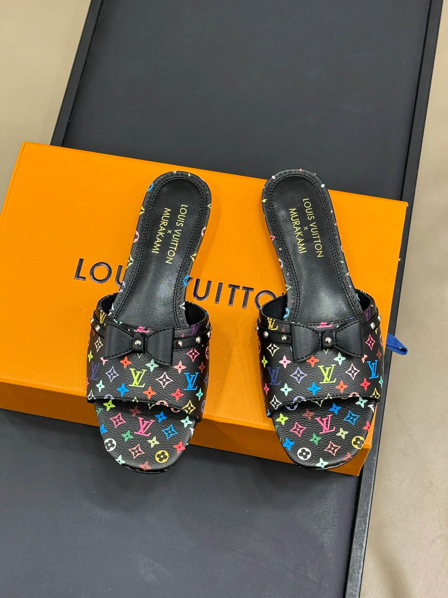 Шлепанцы Женские Louis Vuitton 11581907