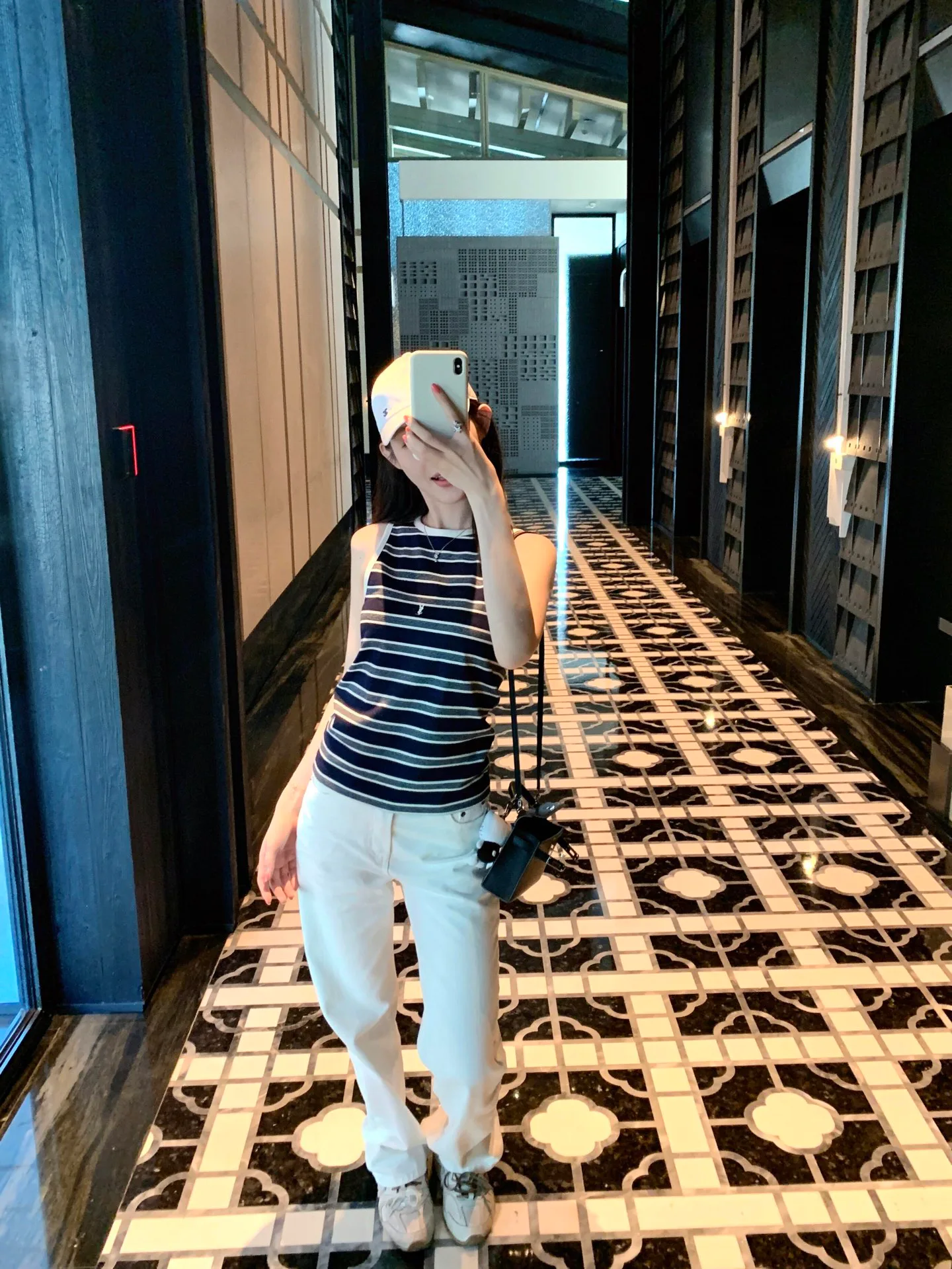 Топы Женские Saint Laurent 13203323