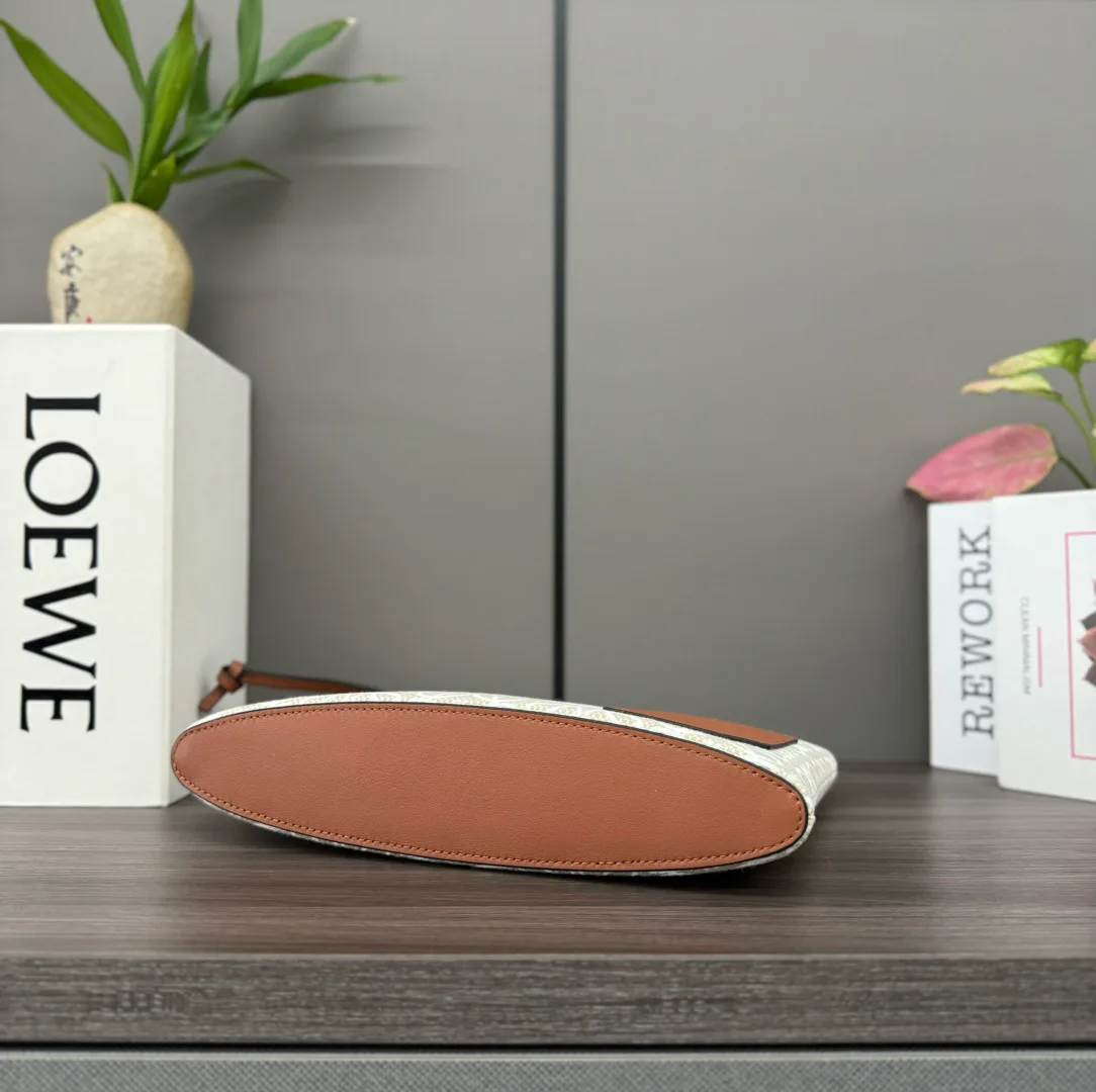 Клатчи Женские Loewe 18116450