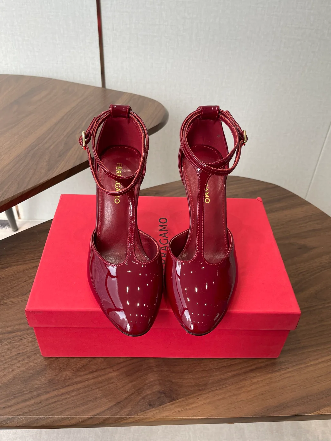 Туфли Женские Salvatore Ferragamo 11966278