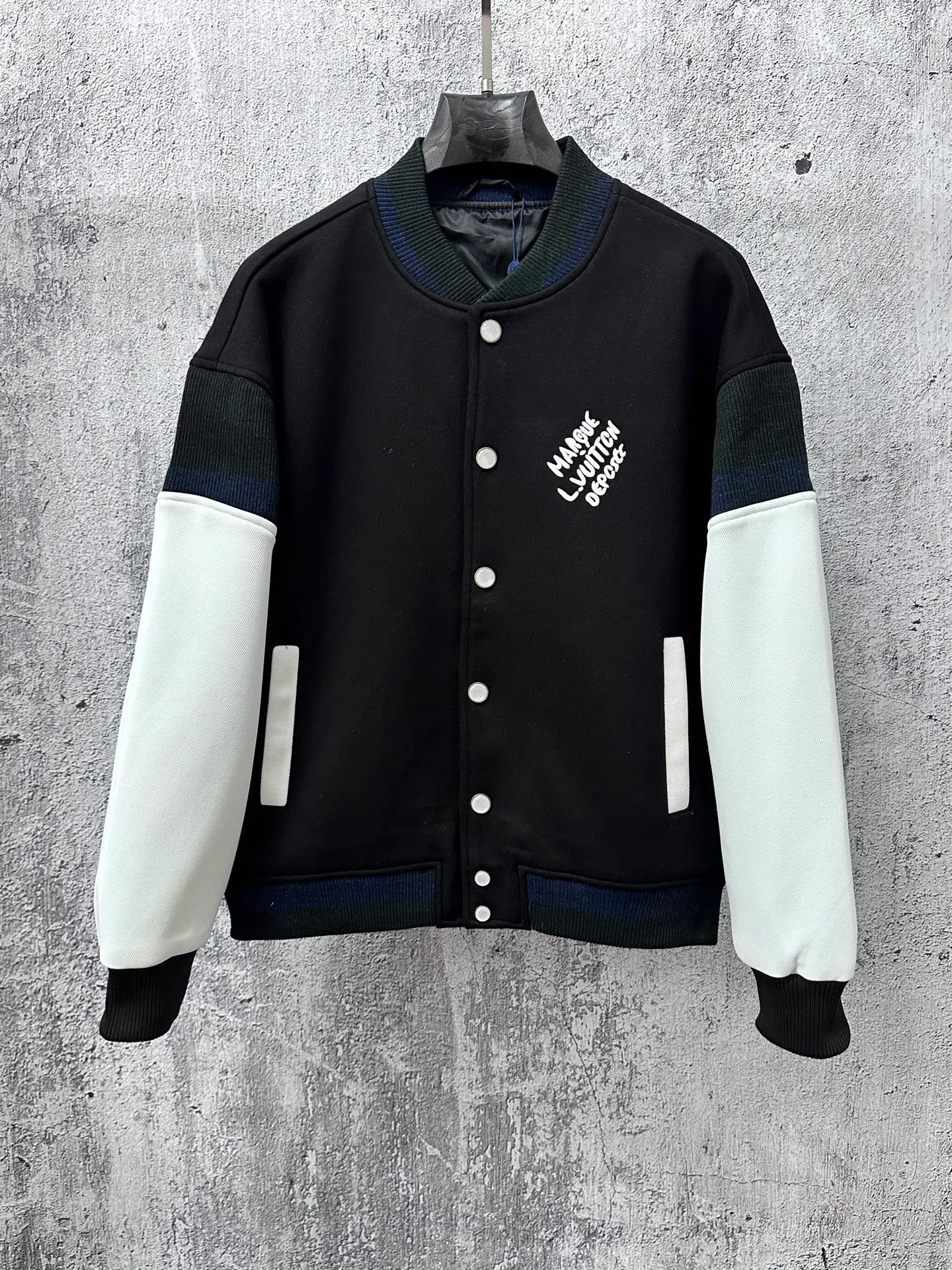 Куртки И Пуховики Женские Louis Vuitton 249382