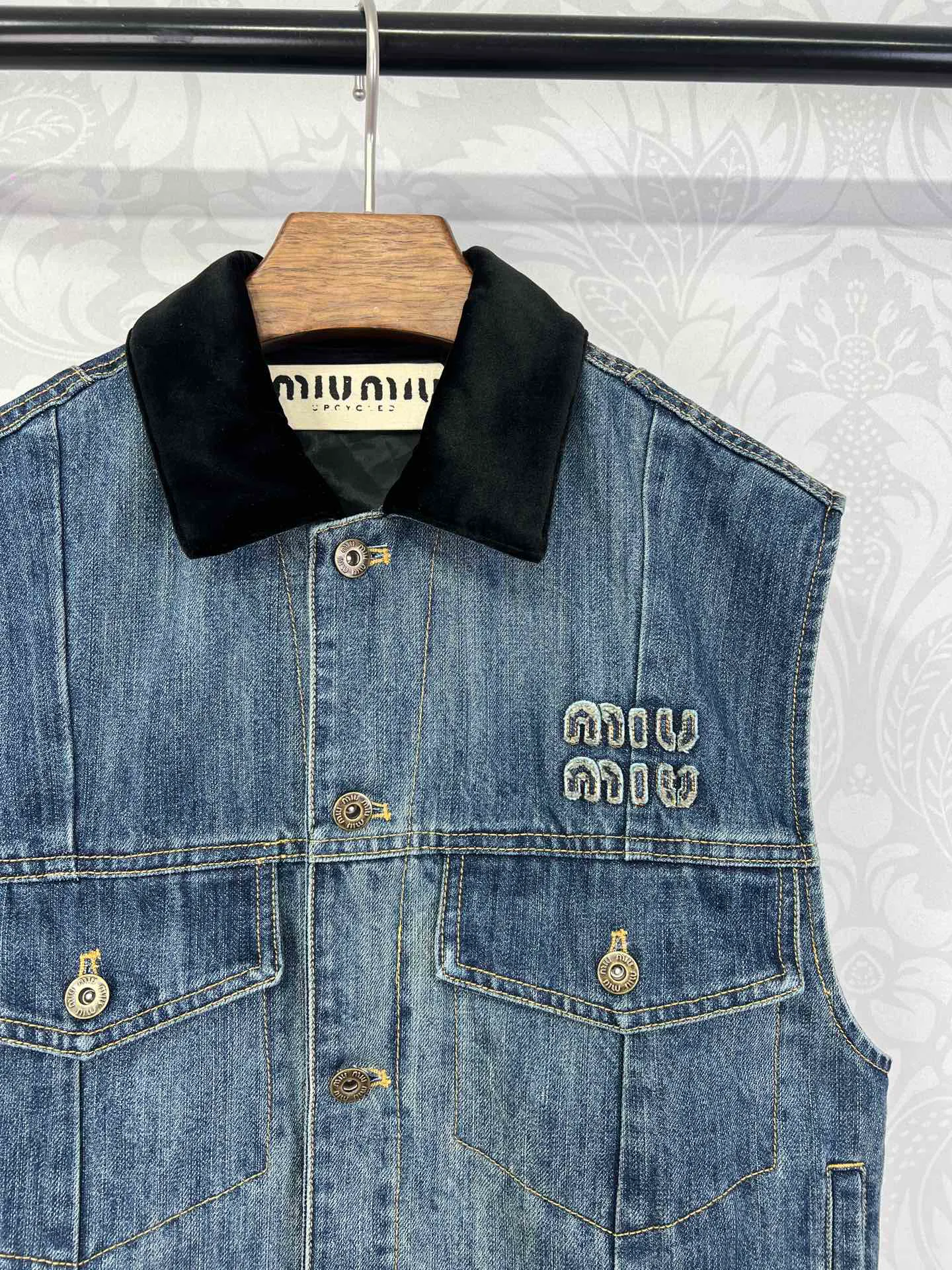 Куртки Женские Miu Miu