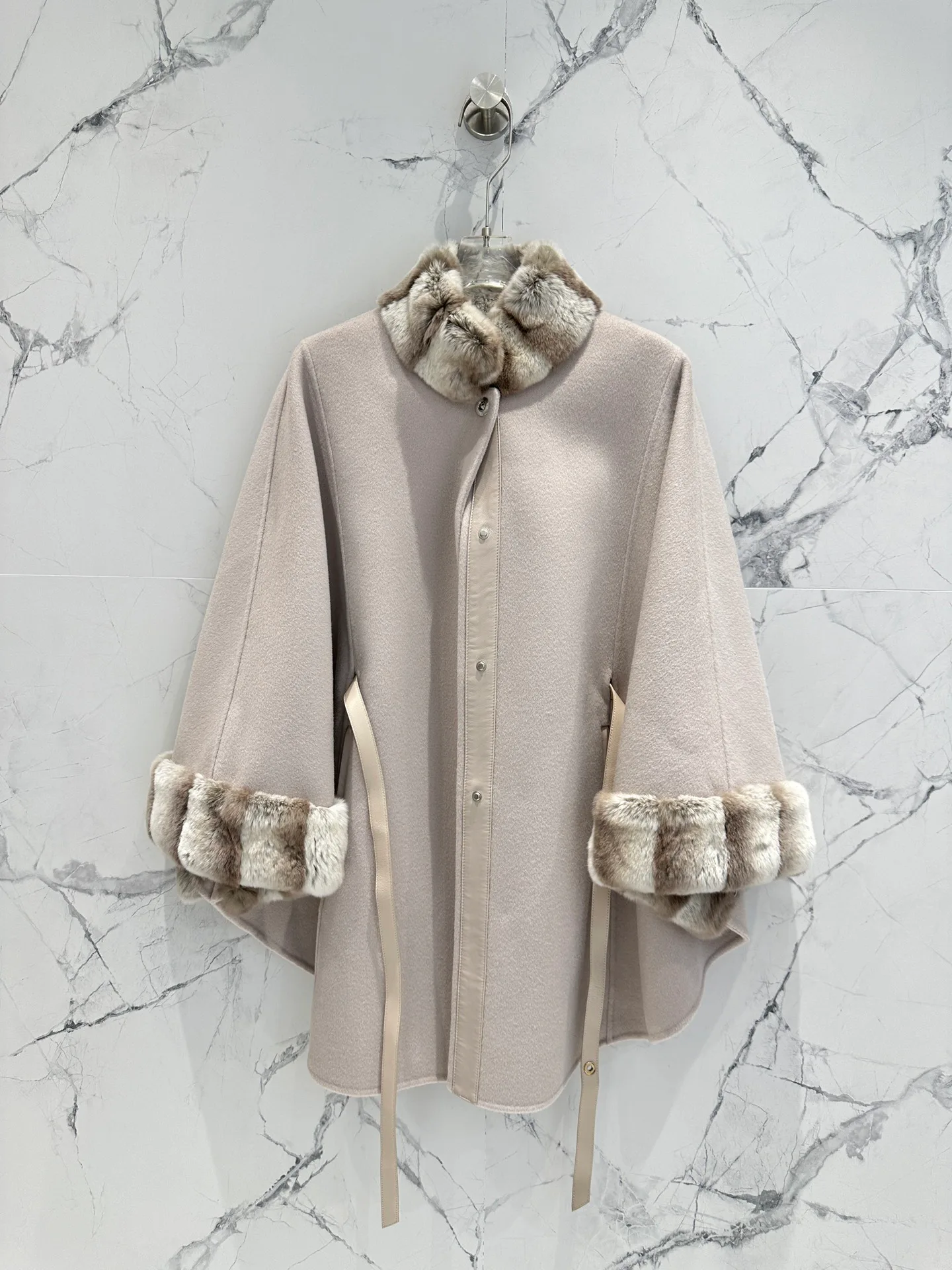 Пальто Женские Loro Piana 18513172