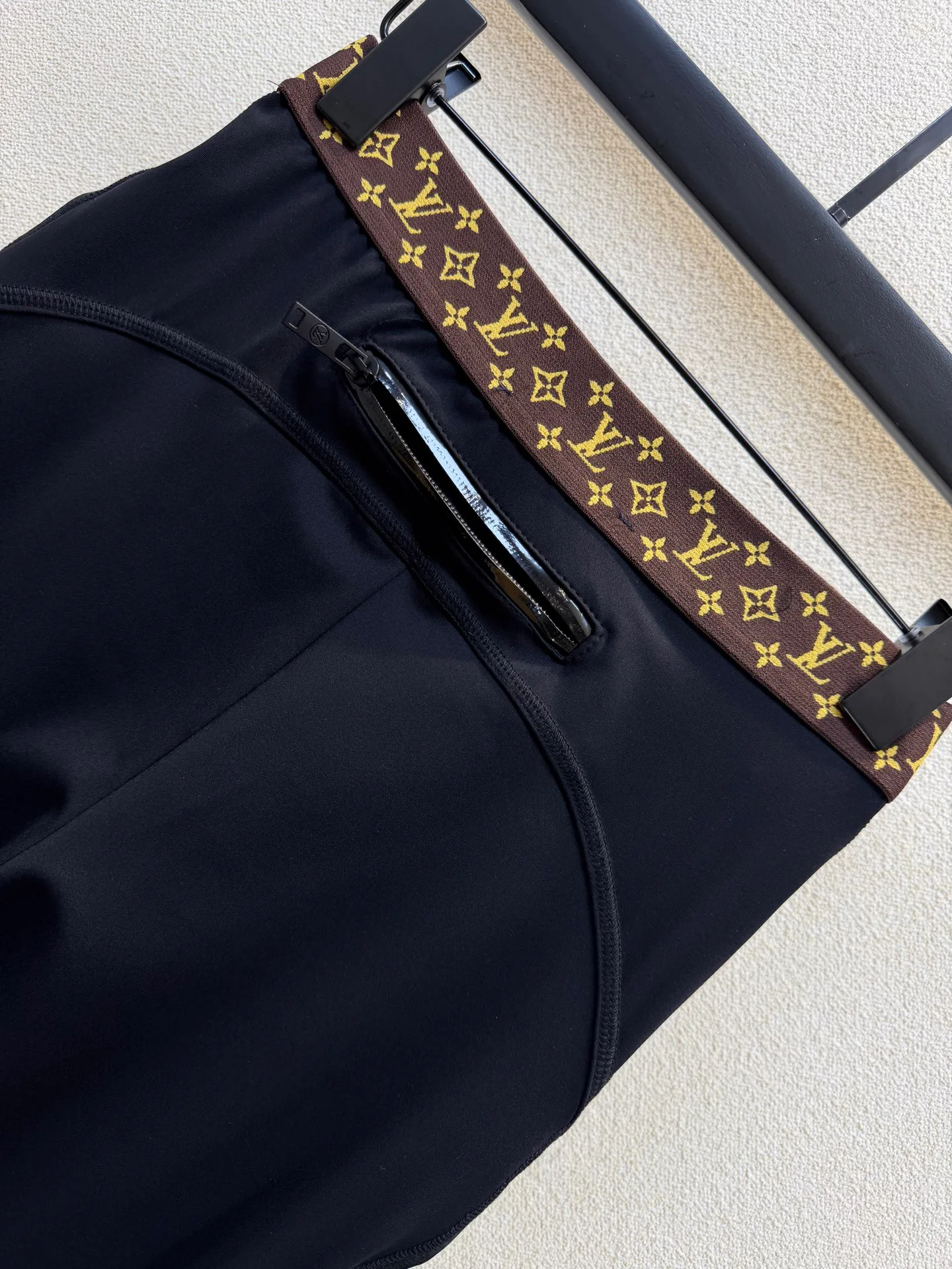 Брюки Женские Louis Vuitton 14426841