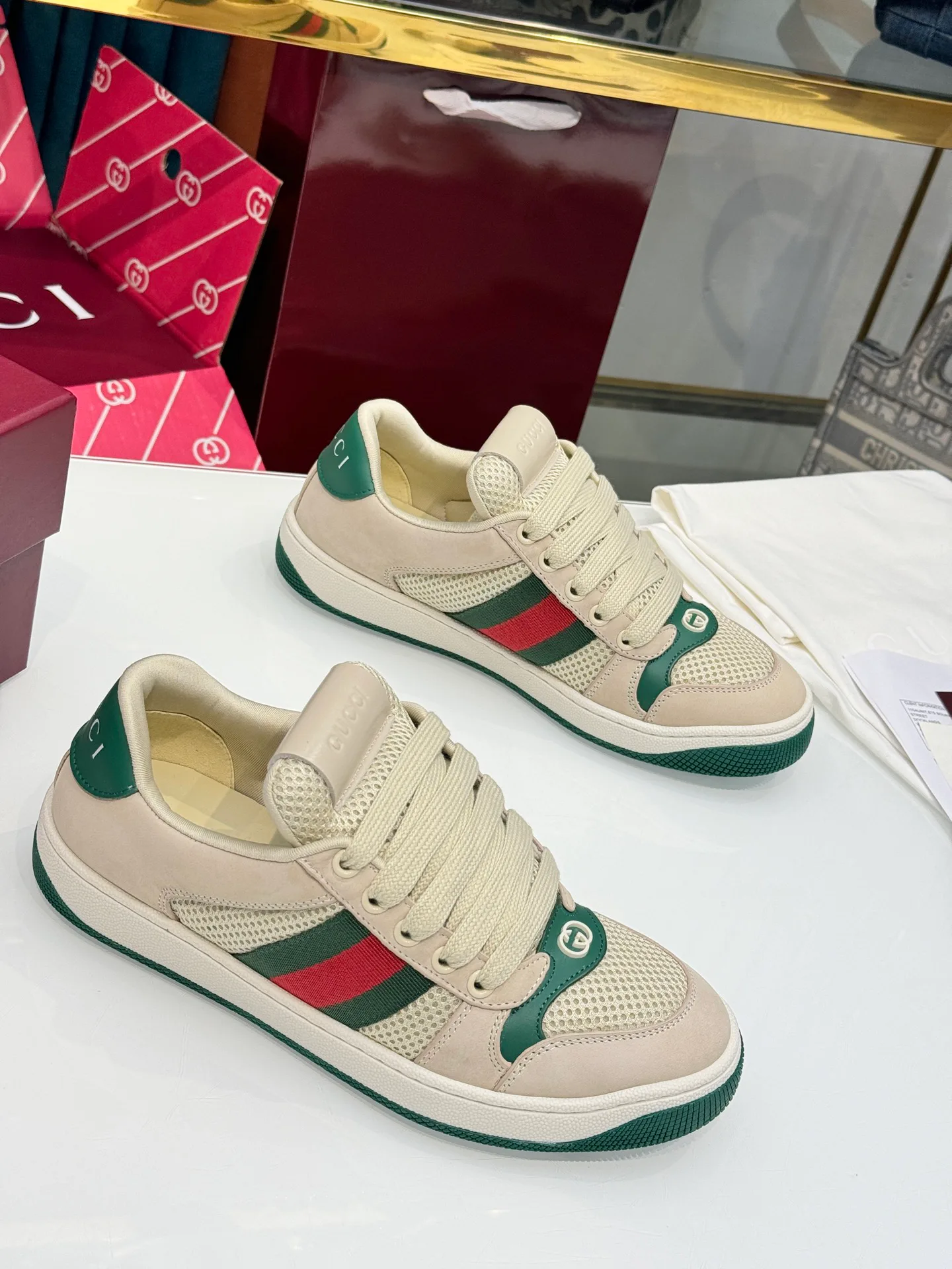 Кроссовки Женские Gucci 17946878
