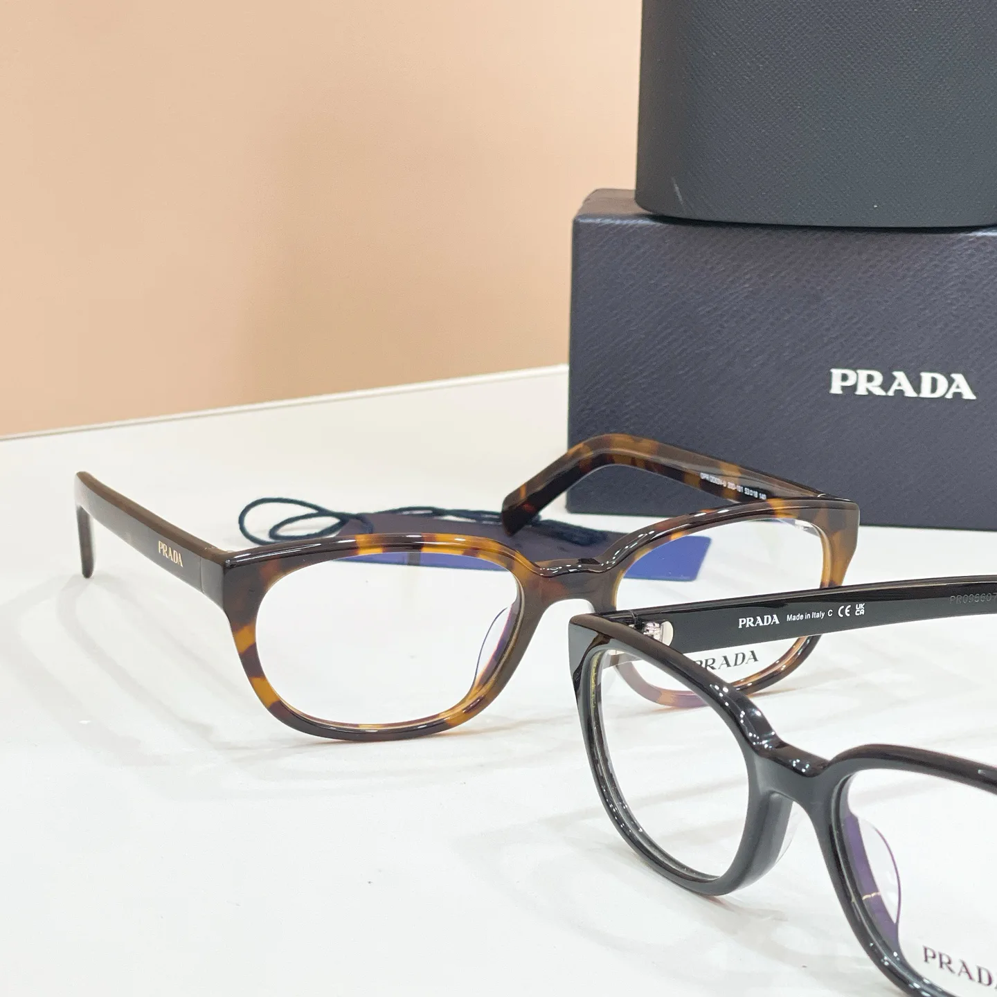 Очки Prada 13576988
