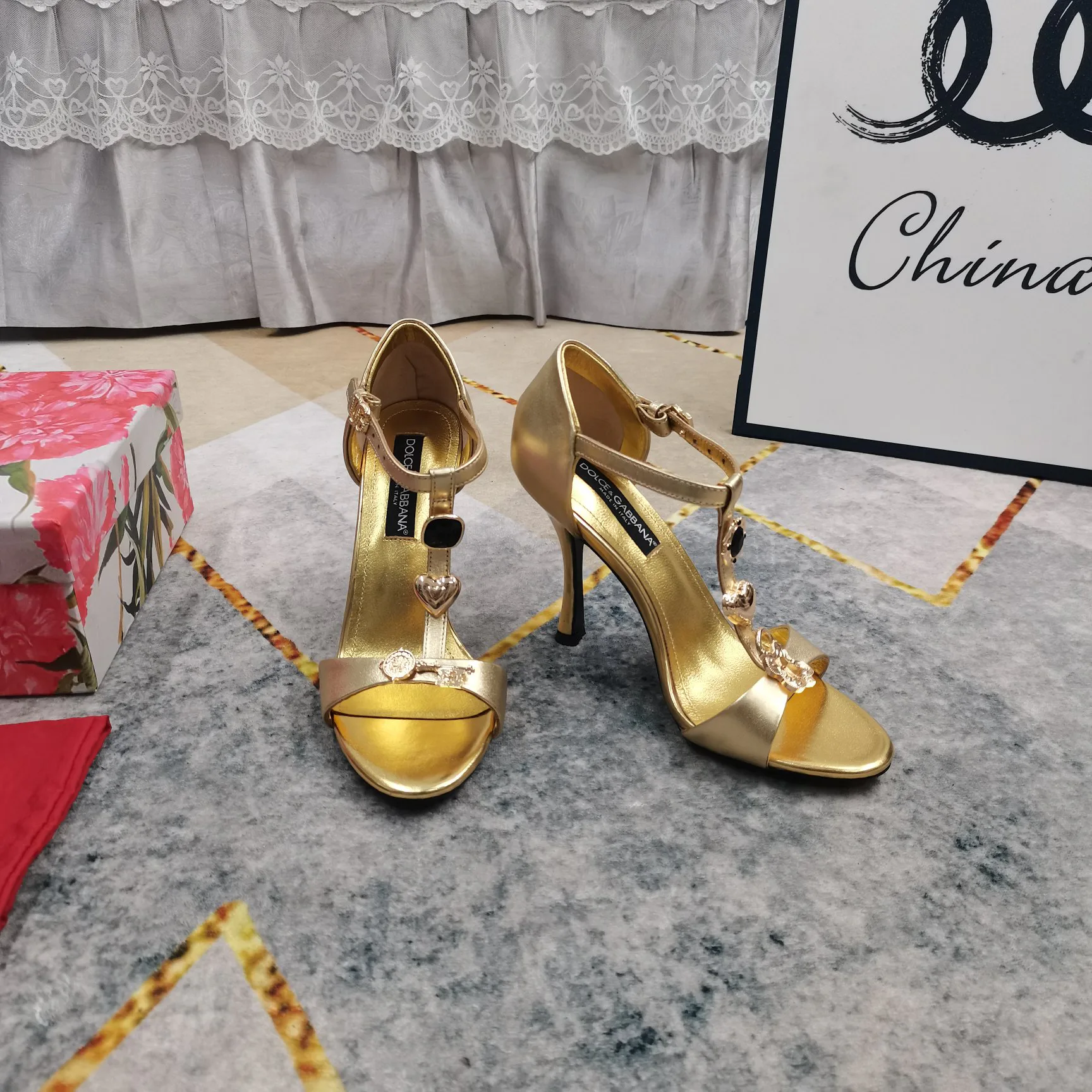 Босоножки Женские Dolce & Gabbana 11247968