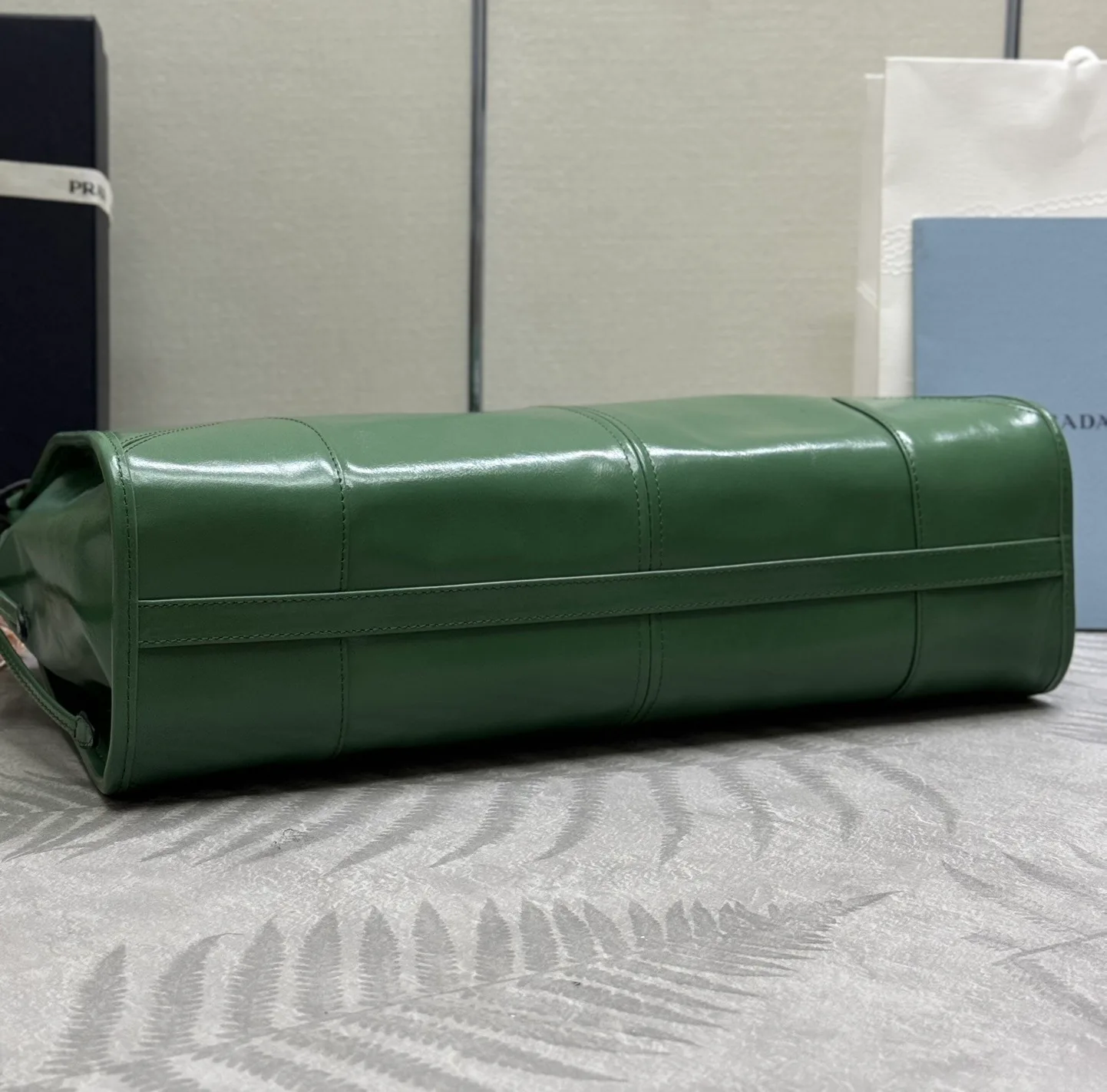 Классические Сумки Женские Prada 11462539