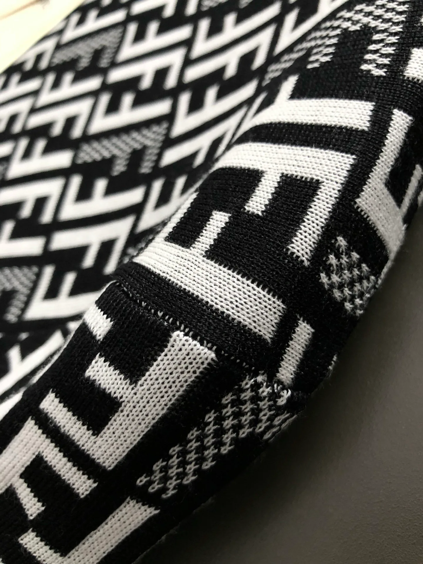 Джемперы И Свитеры Женские Fendi 16187