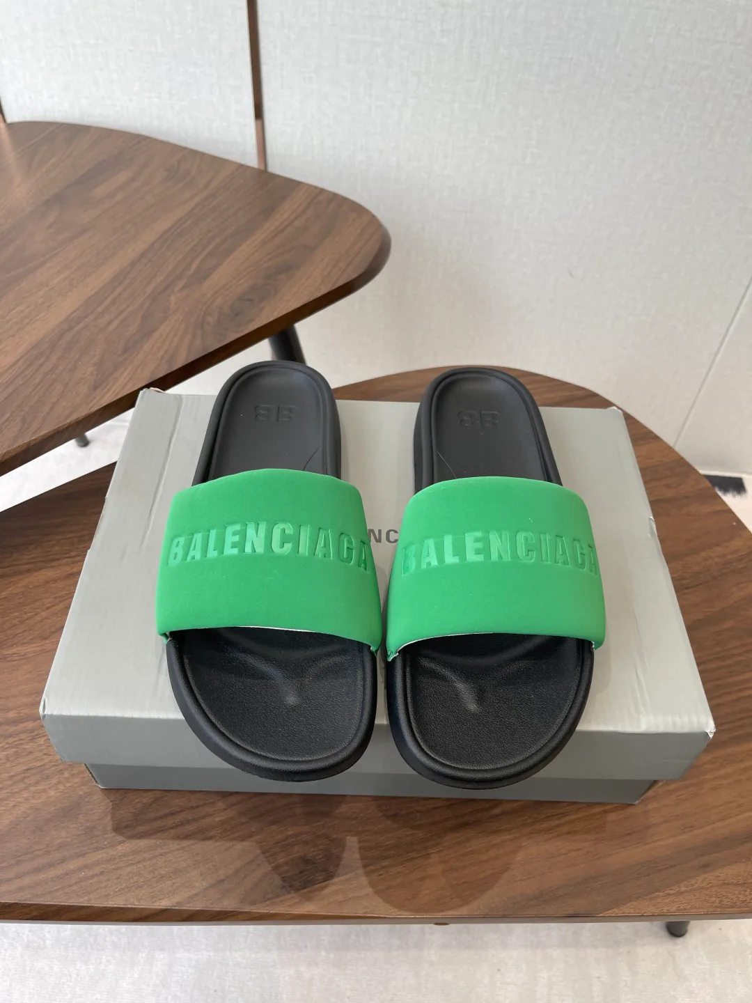 Шлепанцы Женские Balenciaga 11304173