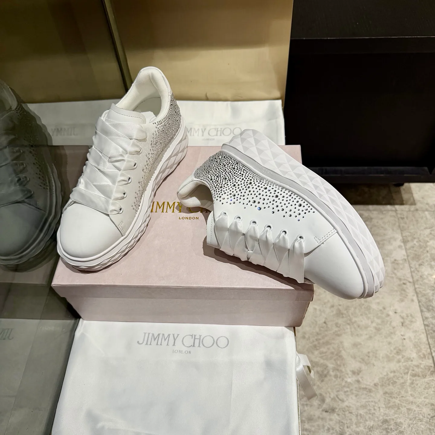 Кроссовки Женские Jimmy Choo 18104589