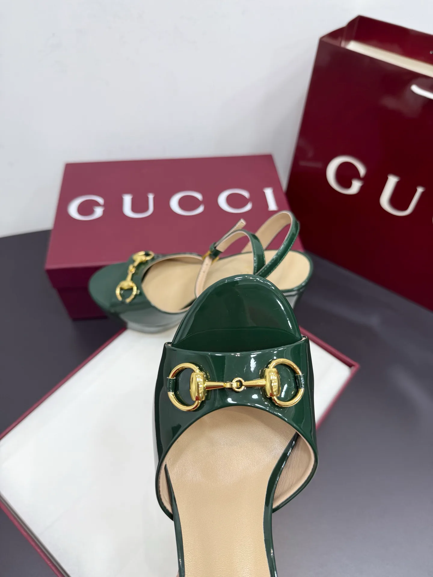 Босоножки Женские Gucci 882824
